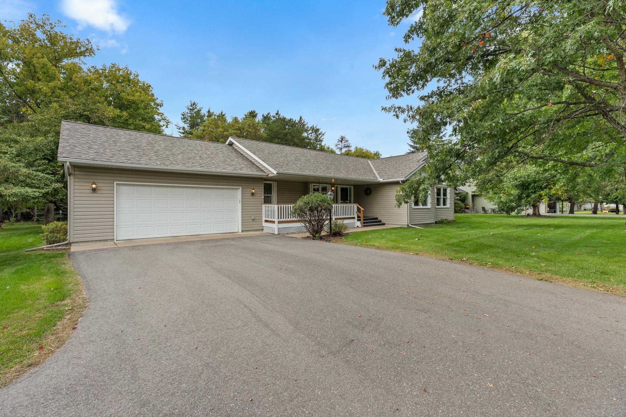 2000 single family home for sale at 13867 Knollwood Drive in Baxter, MN — 4 bed, 4 bath (photo 2 of 37)