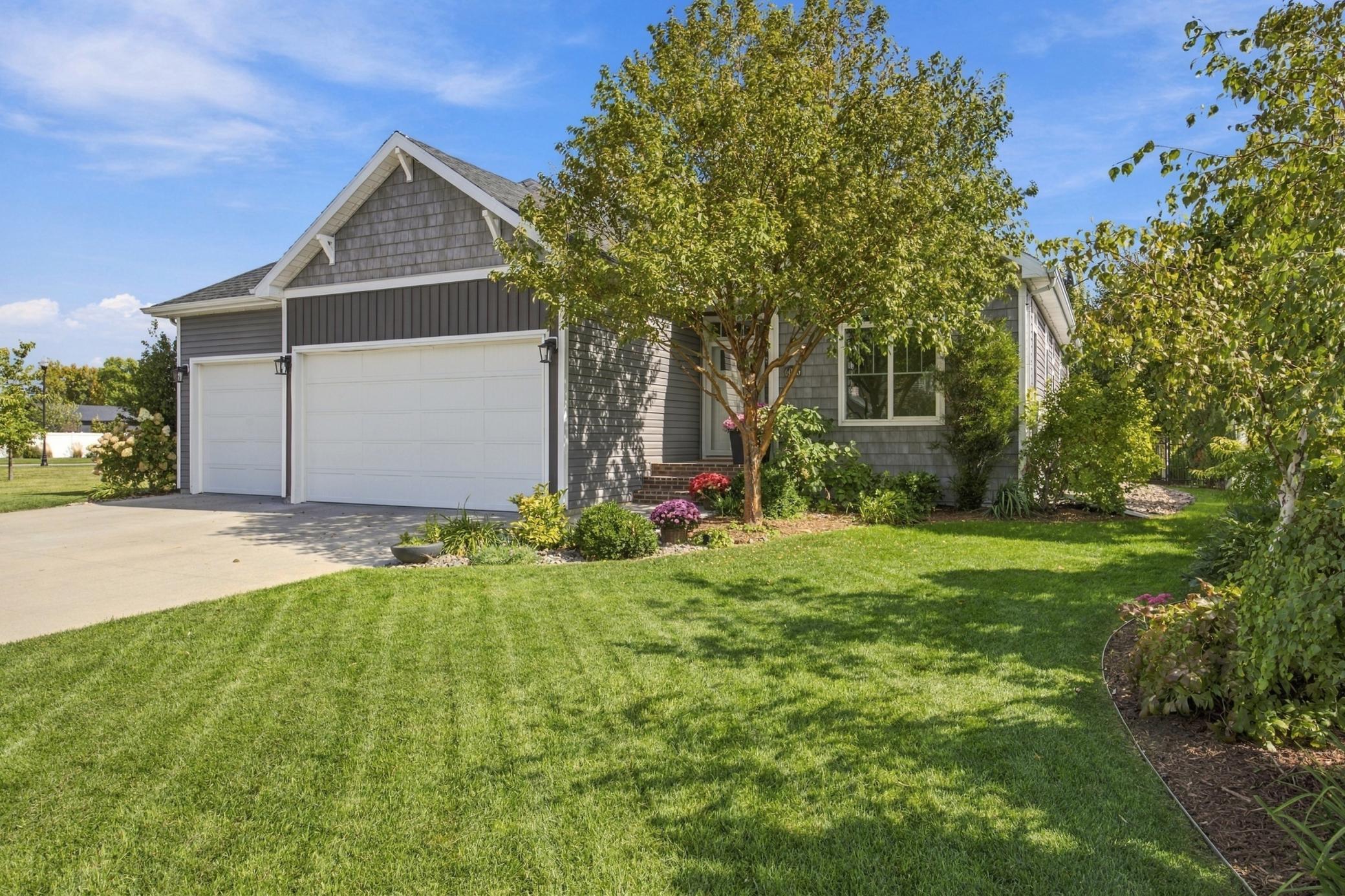 6016 Autumn Drive S, Fargo, ND