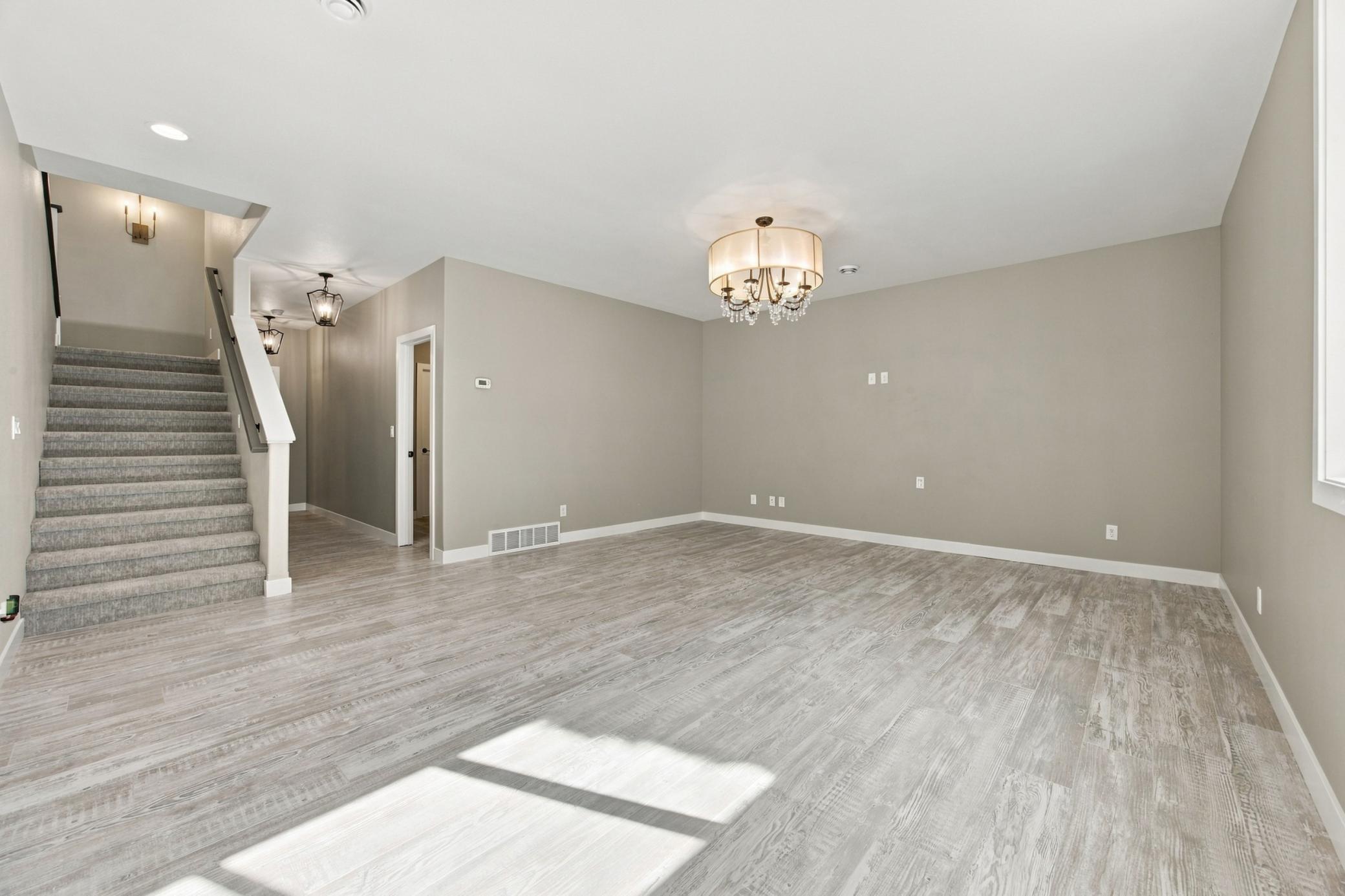 2017 single family home for sale at 6016 Autumn Drive S in Fargo, ND — 4 bed, 3 bath (photo 25 of 43)