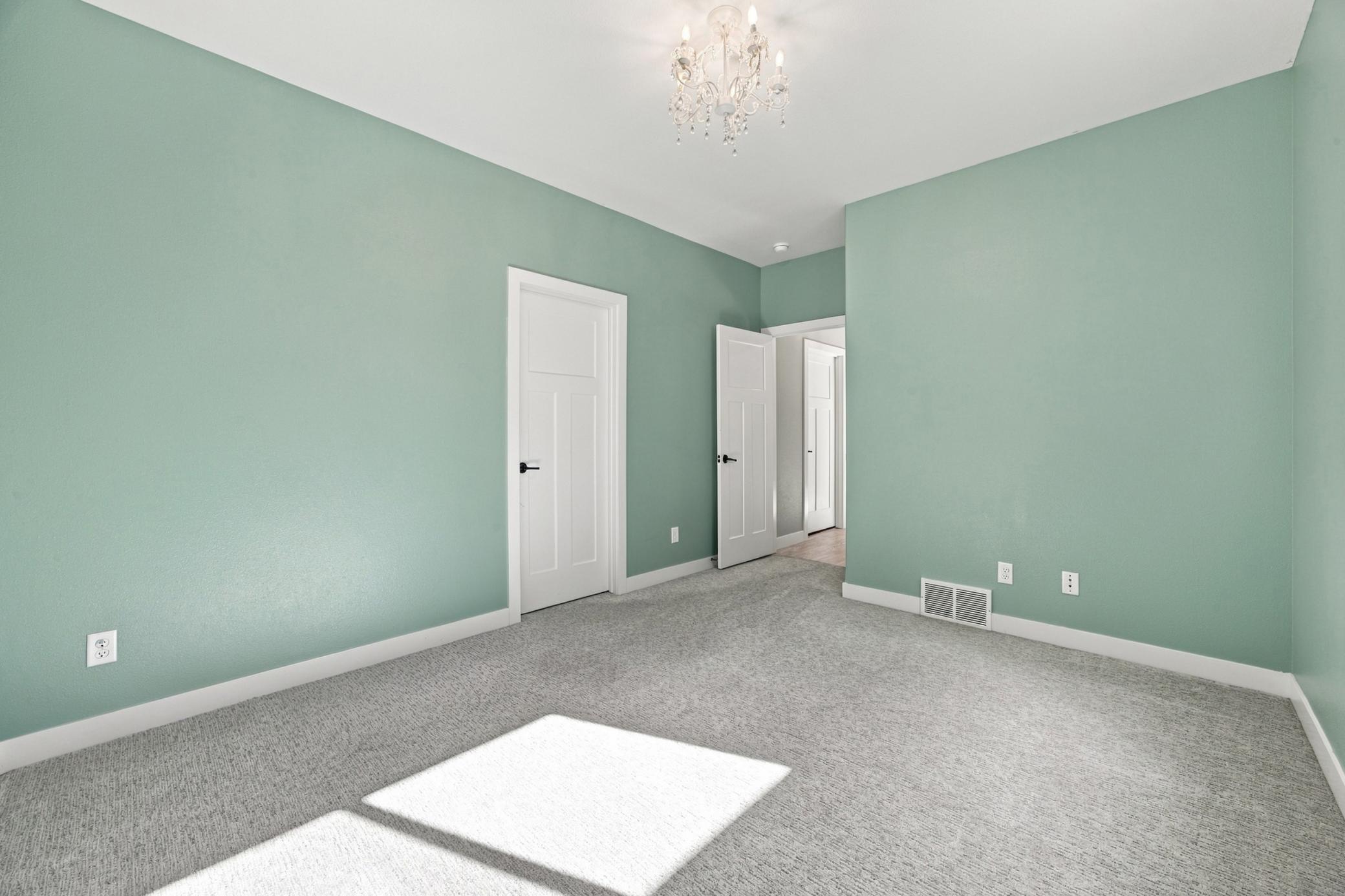 2017 single family home for sale at 6016 Autumn Drive S in Fargo, ND — 4 bed, 3 bath (photo 28 of 43)