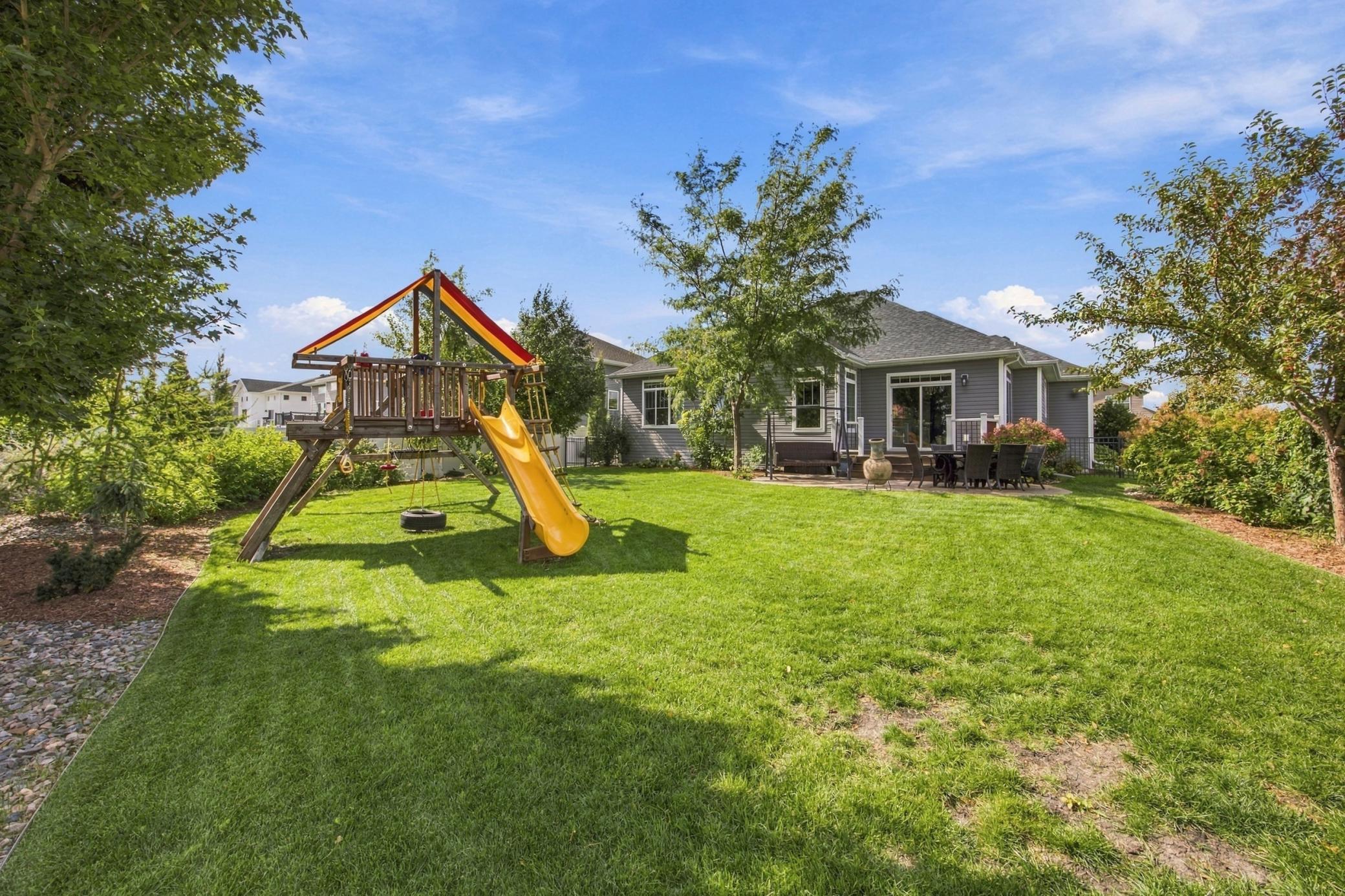 2017 single family home for sale at 6016 Autumn Drive S in Fargo, ND — 4 bed, 3 bath (photo 42 of 43)