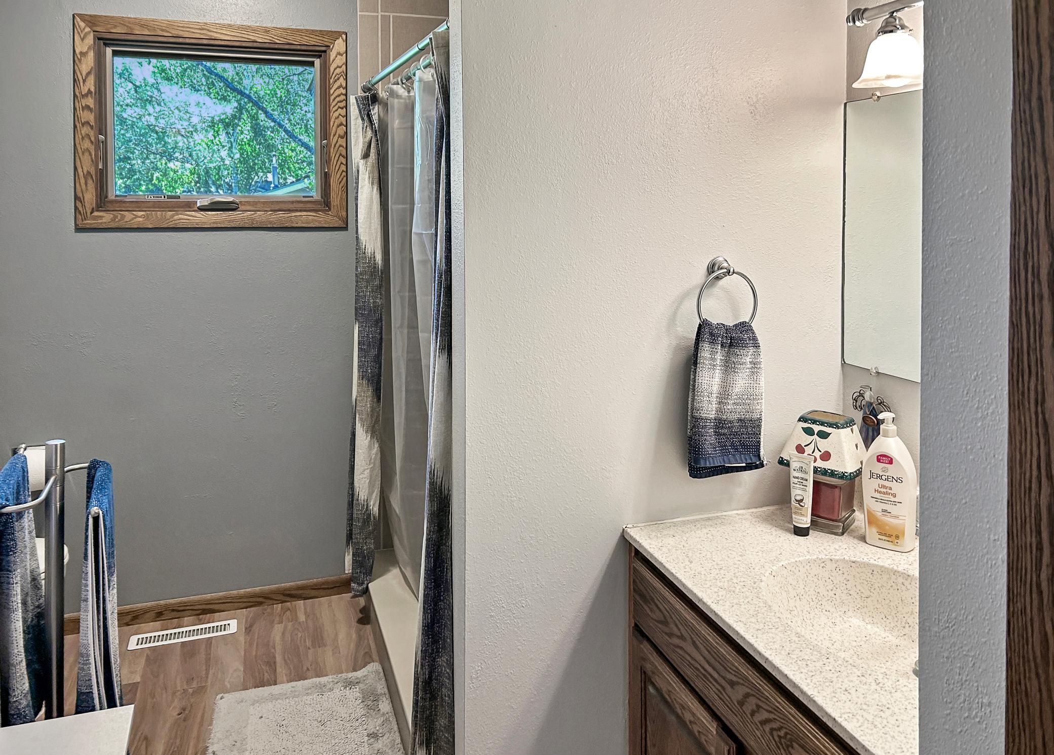 1974 single family home for sale at 814 10th Street SW in Wadena, MN — 4 bed, 2 bath (photo 16 of 26)