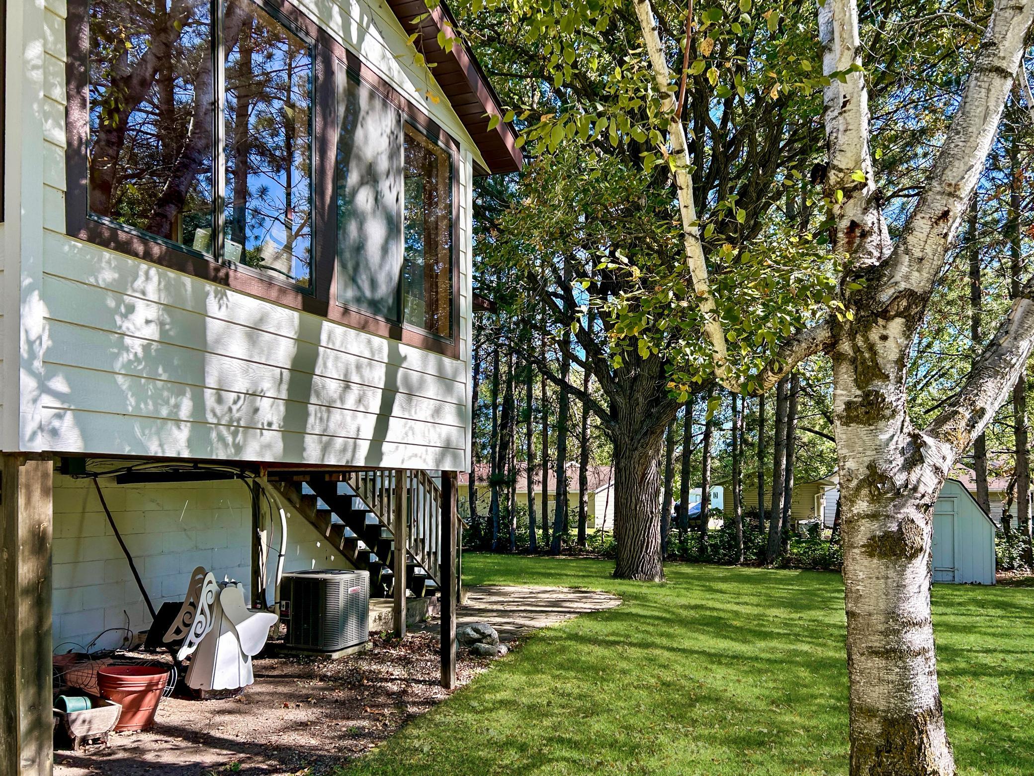 1974 single family home for sale at 814 10th Street SW in Wadena, MN — 4 bed, 2 bath (photo 3 of 26)