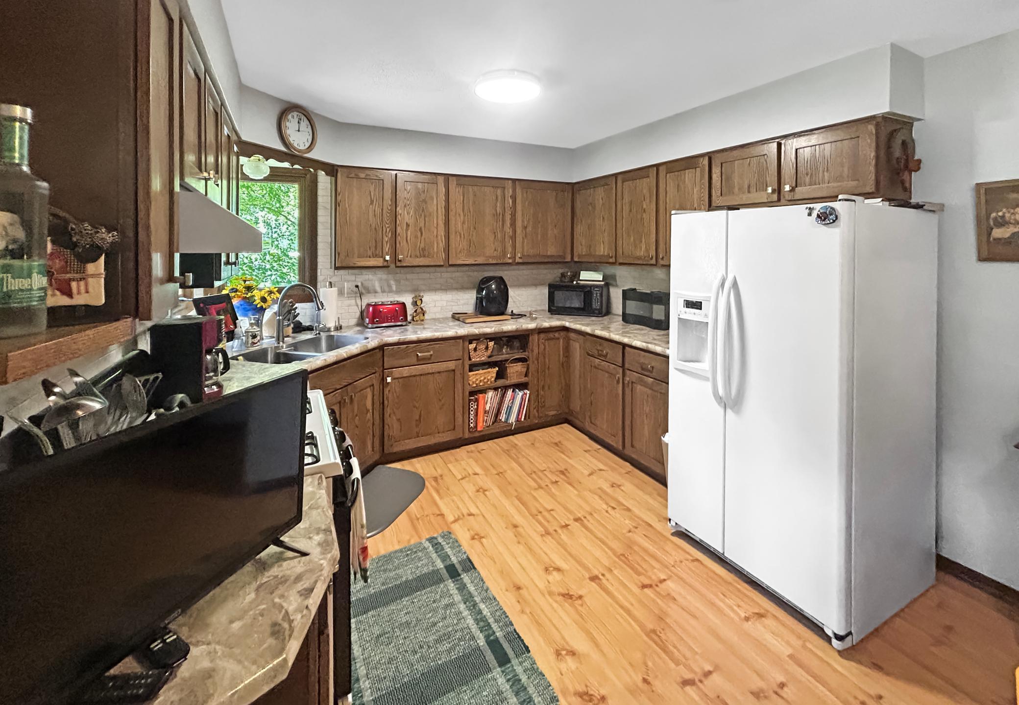 1974 single family home for sale at 814 10th Street SW in Wadena, MN — 4 bed, 2 bath (photo 6 of 26)
