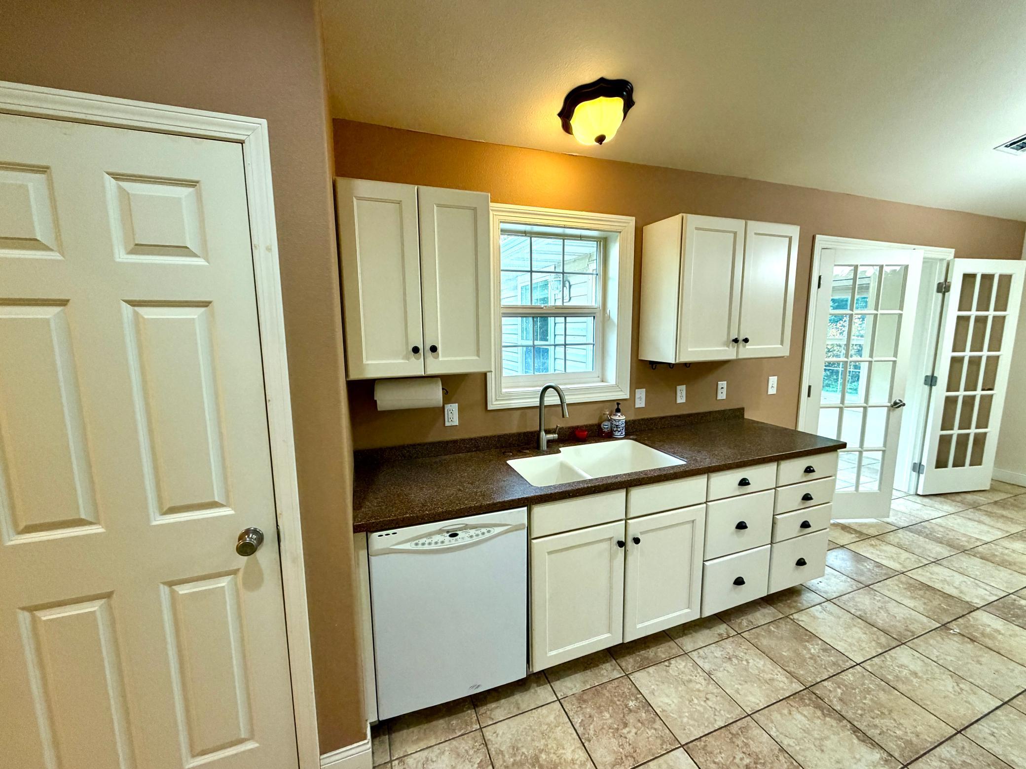 2008 single family home for sale at 5546 Goranson Court NW in Bemidji, MN — 3 bed, 2 bath (photo 6 of 24)
