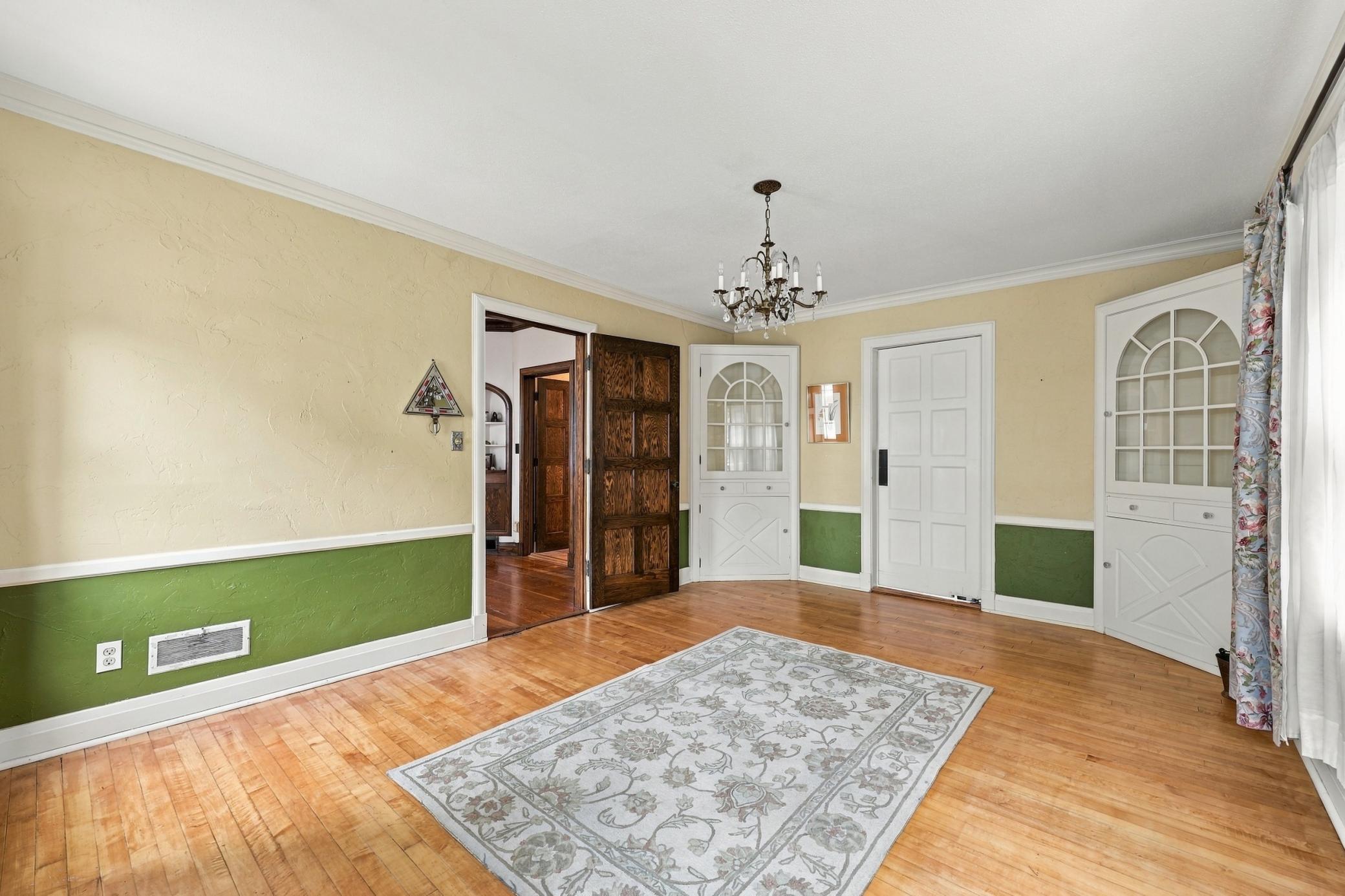 1897 single family home for sale at 1332 5th Avenue S in Fargo, ND — 4 bed, 4 bath (photo 11 of 40)