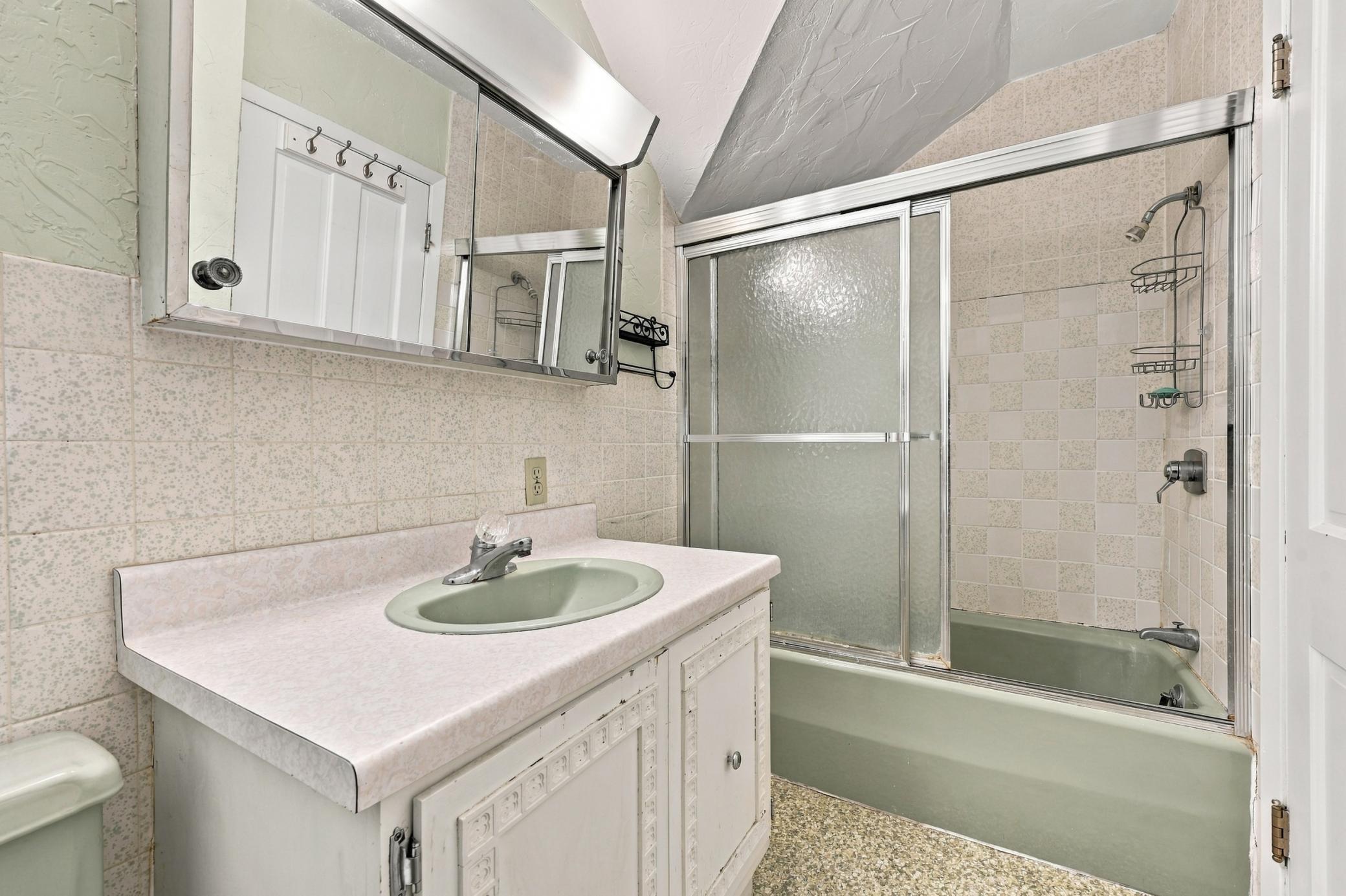 1897 single family home for sale at 1332 5th Avenue S in Fargo, ND — 4 bed, 4 bath (photo 30 of 40)