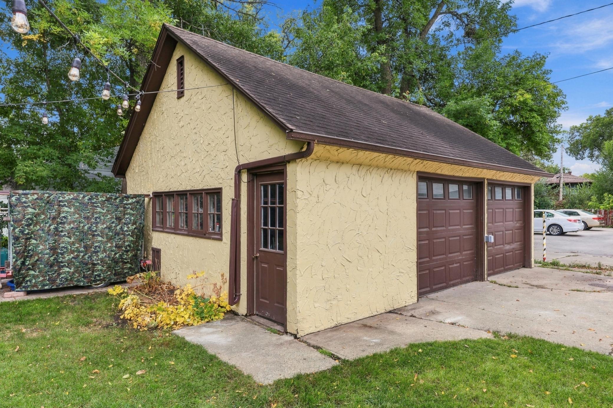 1897 single family home for sale at 1332 5th Avenue S in Fargo, ND — 4 bed, 4 bath (photo 40 of 40)