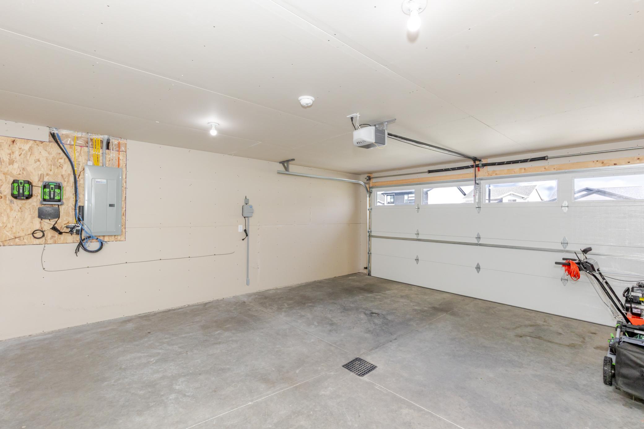 2024 single family home for sale at 6735 Meadow View Drive S in Fargo, ND — 3 bed, 3 bath (photo 29 of 36)
