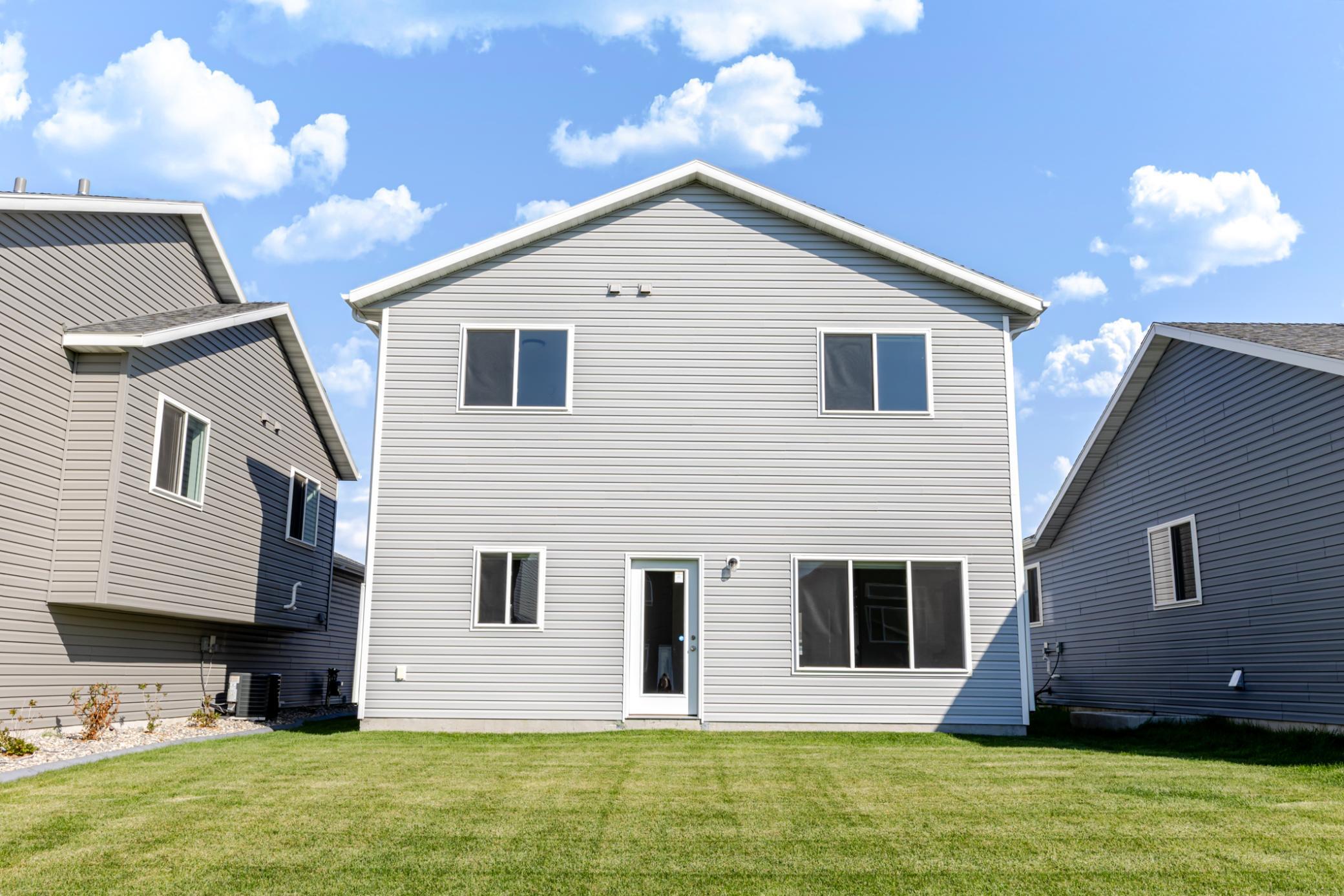 2024 single family home for sale at 6735 Meadow View Drive S in Fargo, ND — 3 bed, 3 bath (photo 32 of 36)