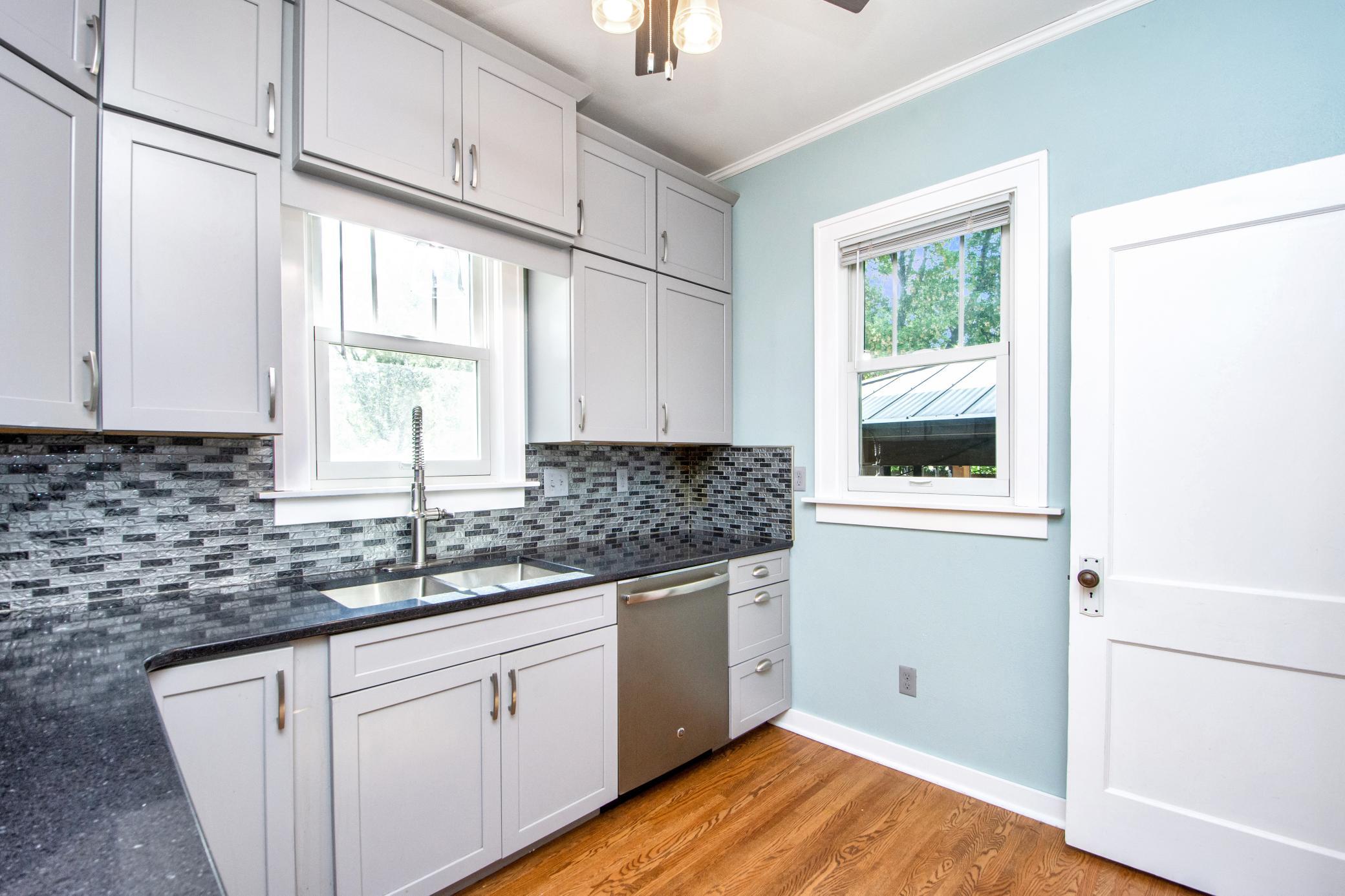 1927 single family home for sale at 1213 14th Street S in Fargo, ND — 3 bed, 2 bath (photo 12 of 41)