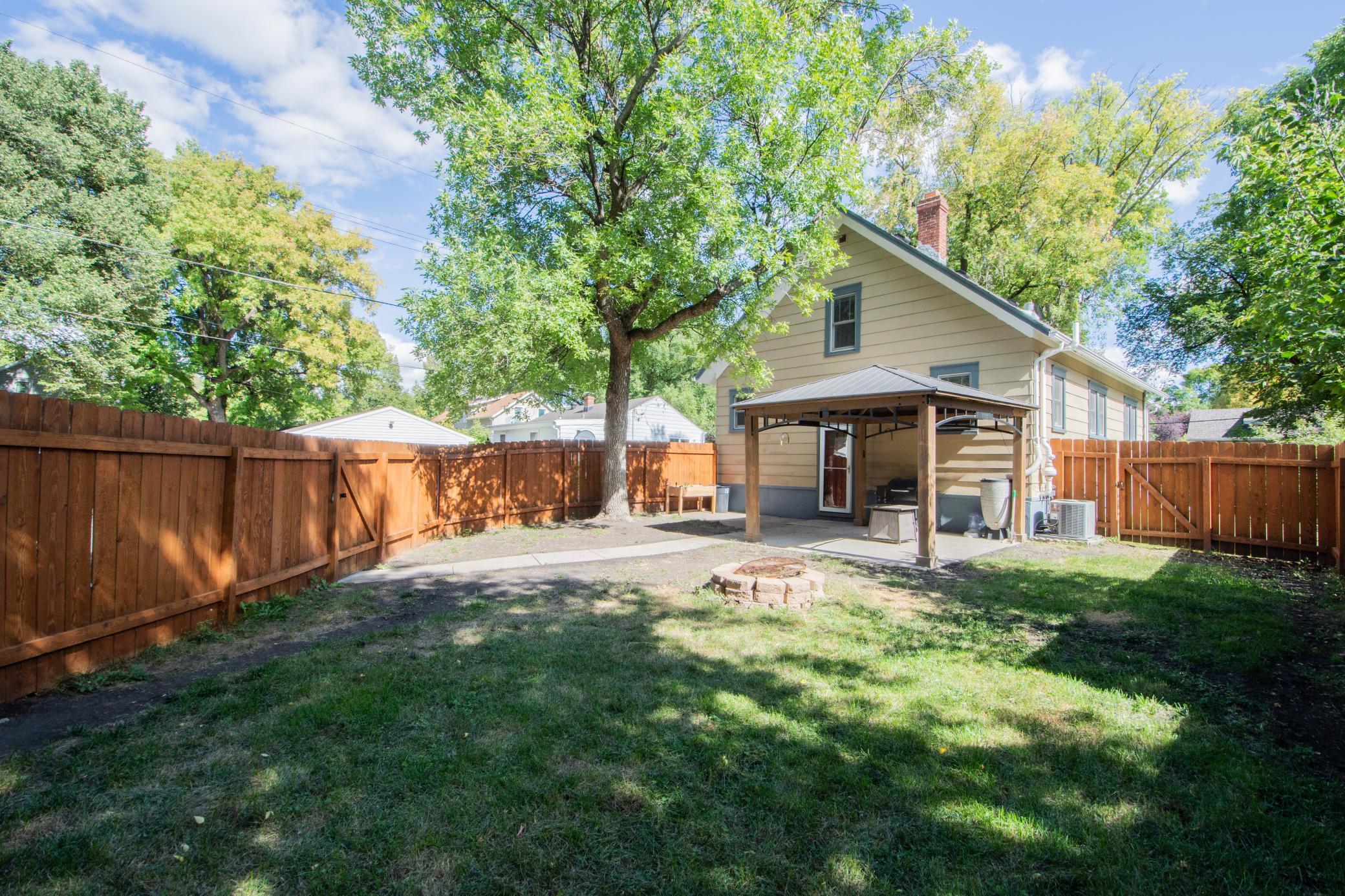 1927 single family home for sale at 1213 14th Street S in Fargo, ND — 3 bed, 2 bath (photo 32 of 41)