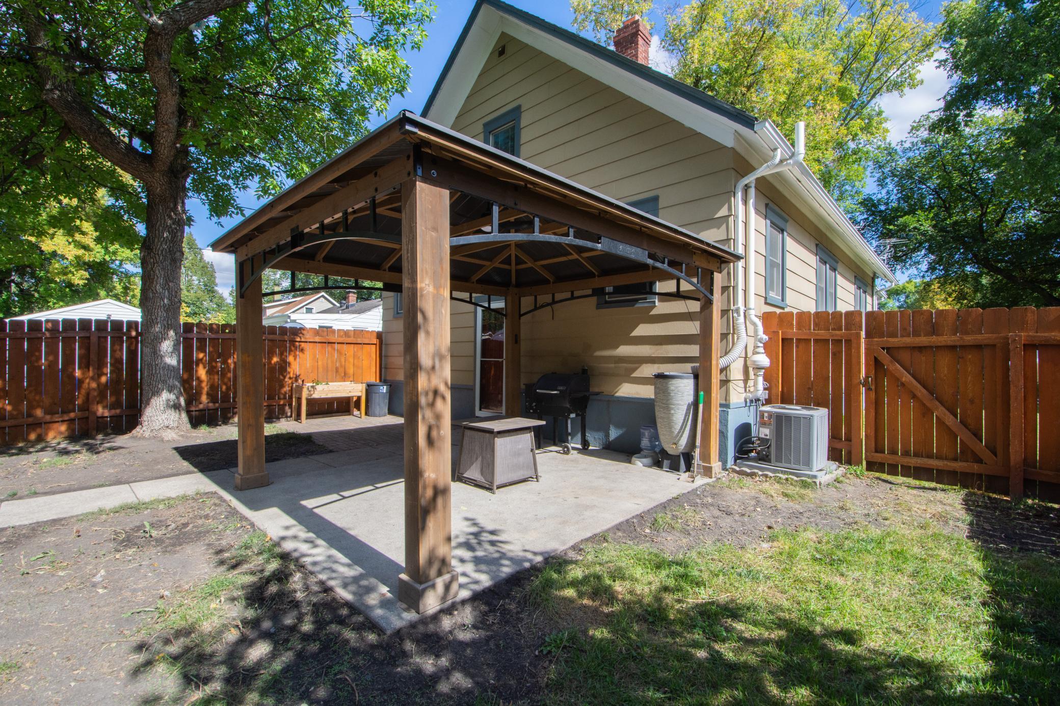1927 single family home for sale at 1213 14th Street S in Fargo, ND — 3 bed, 2 bath (photo 33 of 41)