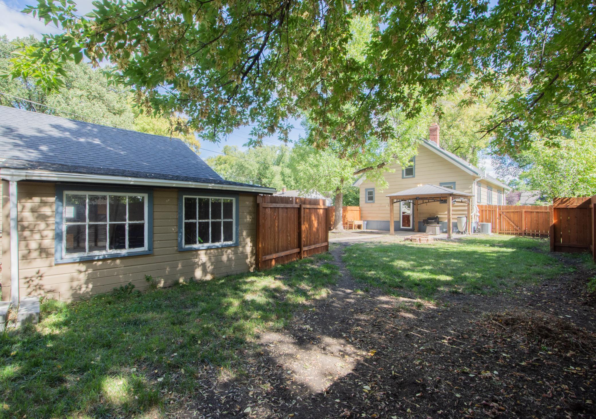 1927 single family home for sale at 1213 14th Street S in Fargo, ND — 3 bed, 2 bath (photo 37 of 41)