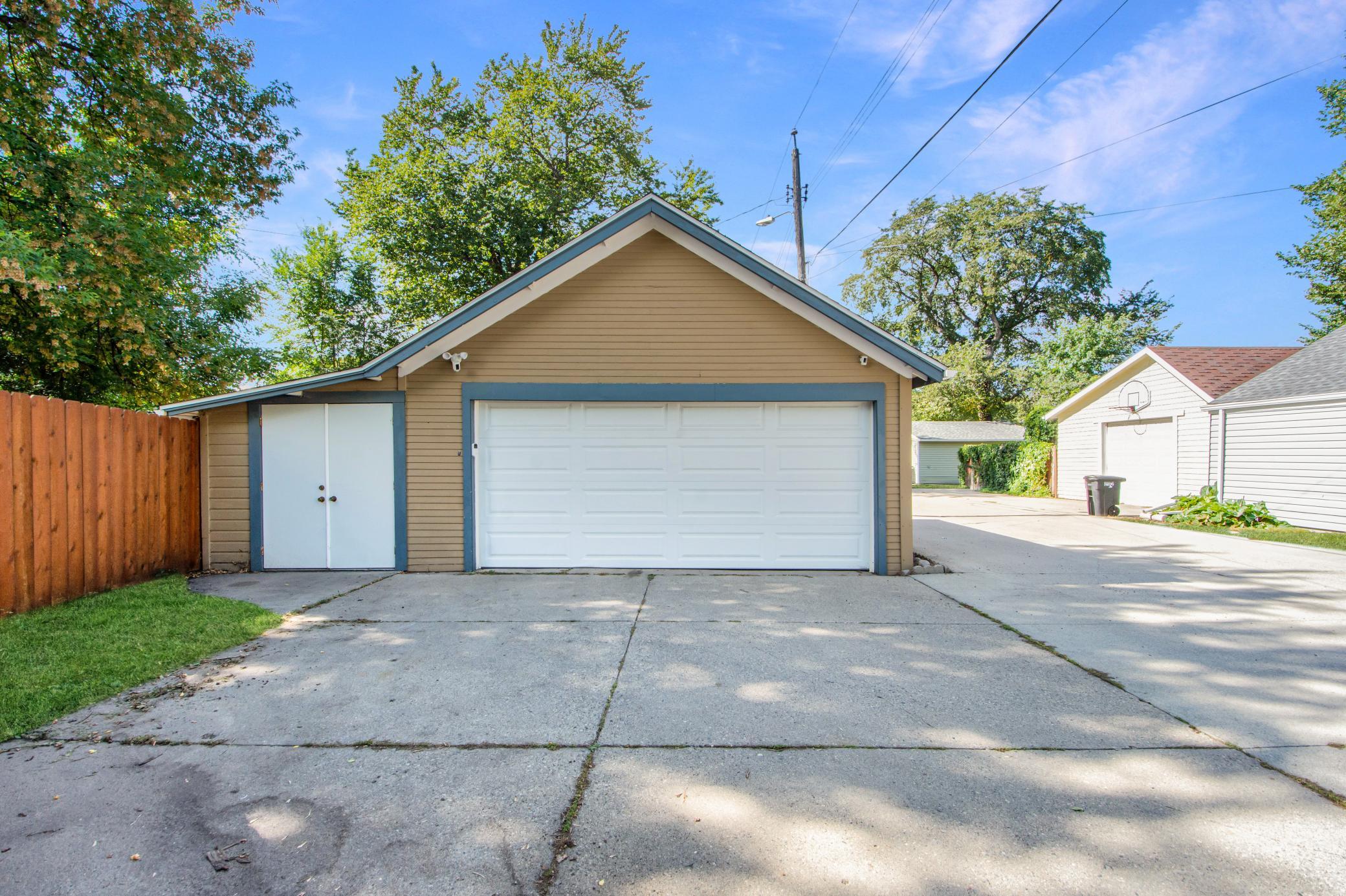 1927 single family home for sale at 1213 14th Street S in Fargo, ND — 3 bed, 2 bath (photo 39 of 41)