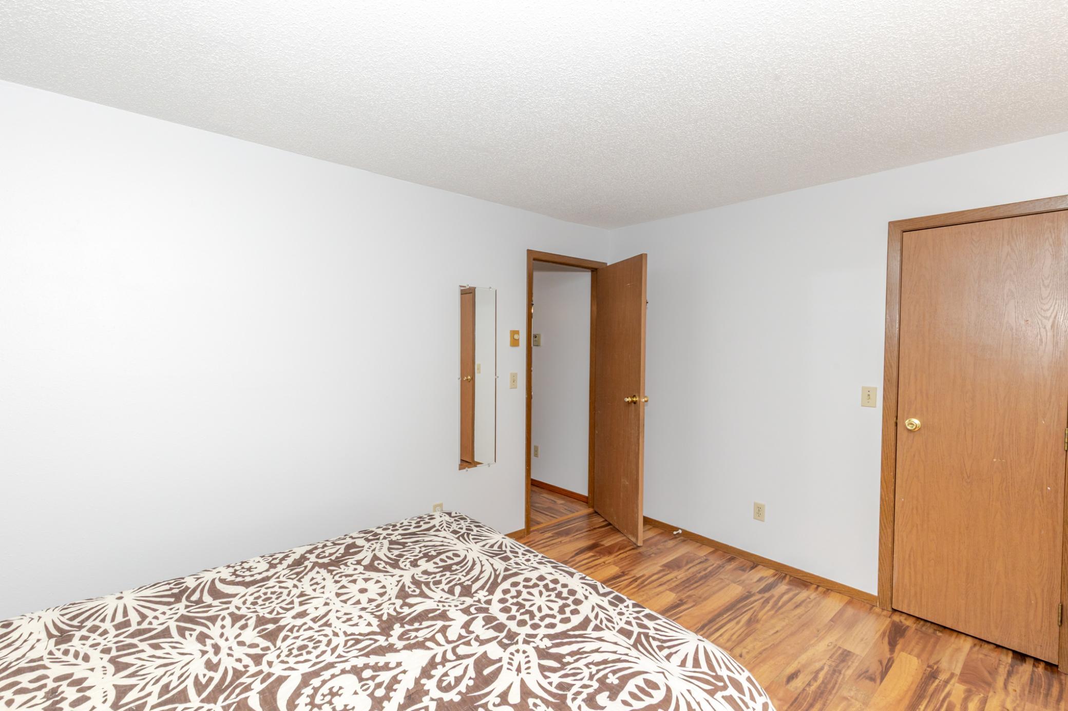 1992 single family home for sale at 2909 29th Avenue Circle S in Moorhead, MN — 4 bed, 2 bath (photo 13 of 37)