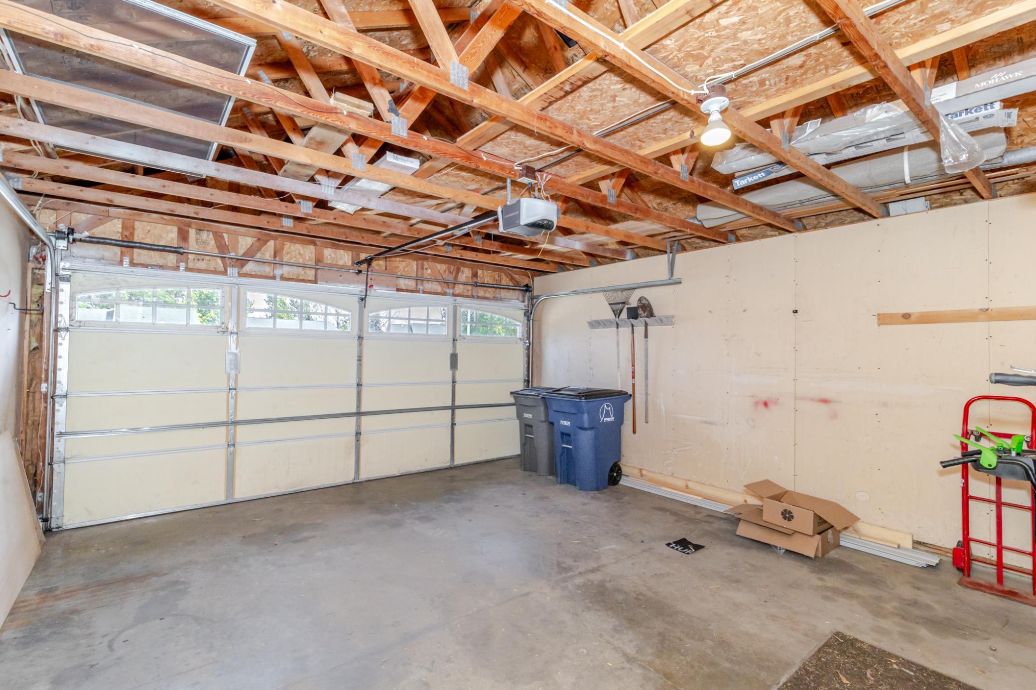 1992 single family home for sale at 2909 29th Avenue Circle S in Moorhead, MN — 4 bed, 2 bath (photo 29 of 37)