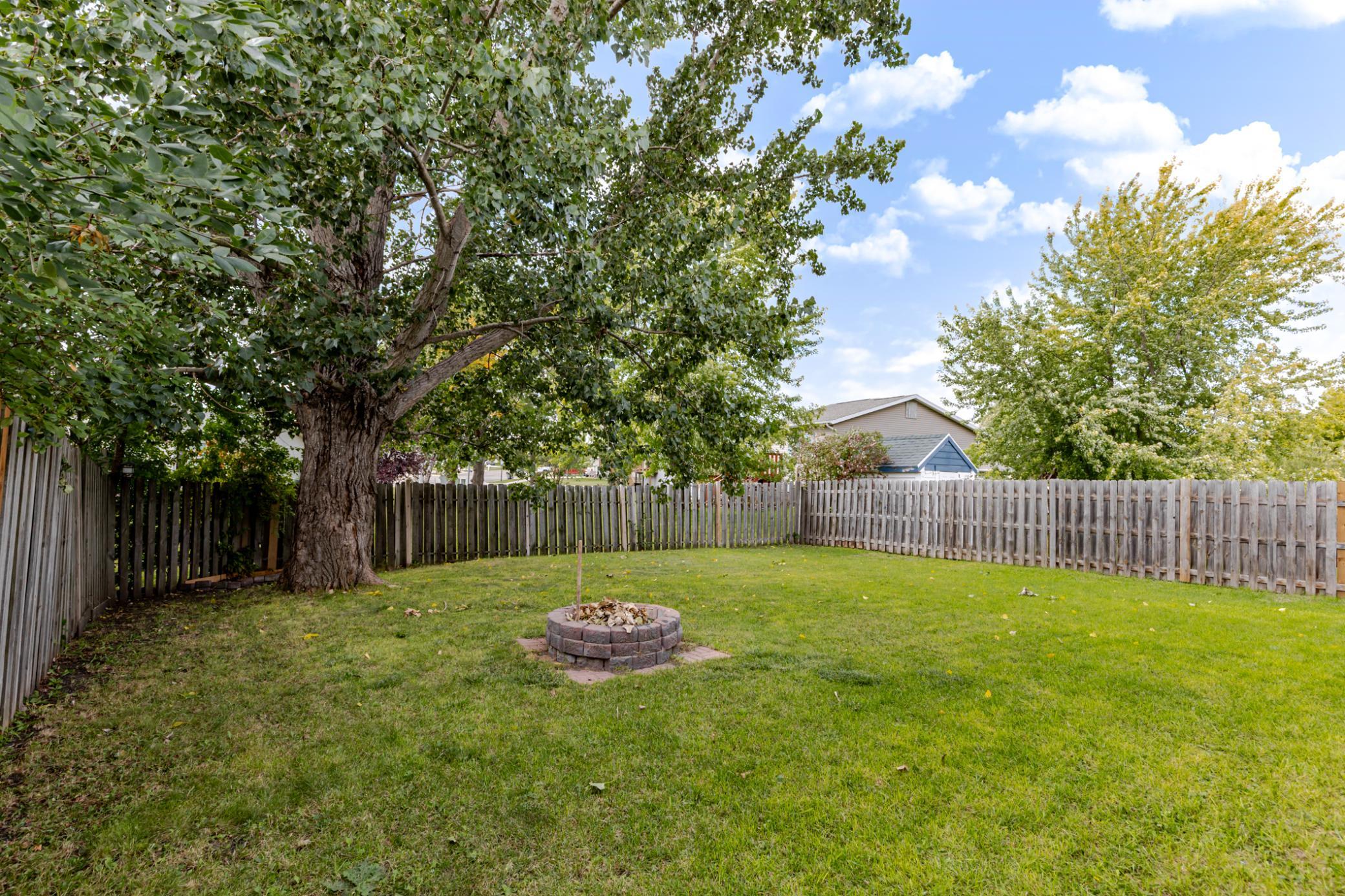 1992 single family home for sale at 2909 29th Avenue Circle S in Moorhead, MN — 4 bed, 2 bath (photo 34 of 37)