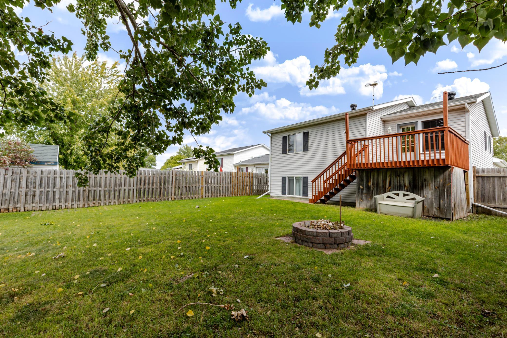 1992 single family home for sale at 2909 29th Avenue Circle S in Moorhead, MN — 4 bed, 2 bath (photo 35 of 37)