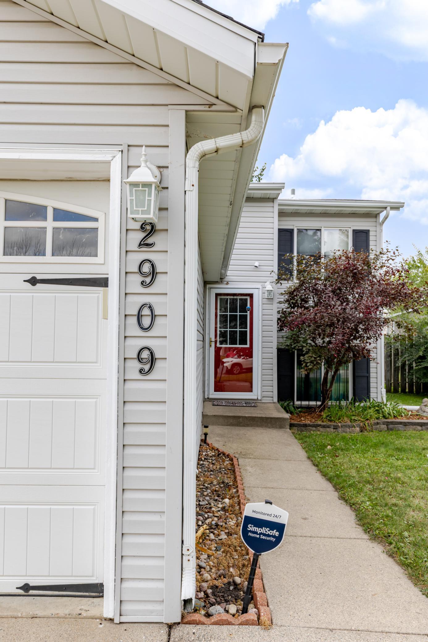 1992 single family home for sale at 2909 29th Avenue Circle S in Moorhead, MN — 4 bed, 2 bath (photo 5 of 37)
