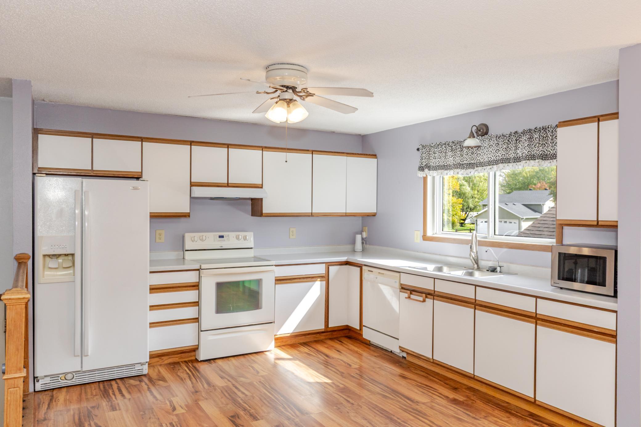 1992 single family home for sale at 2909 29th Avenue Circle S in Moorhead, MN — 4 bed, 2 bath (photo 10 of 37)
