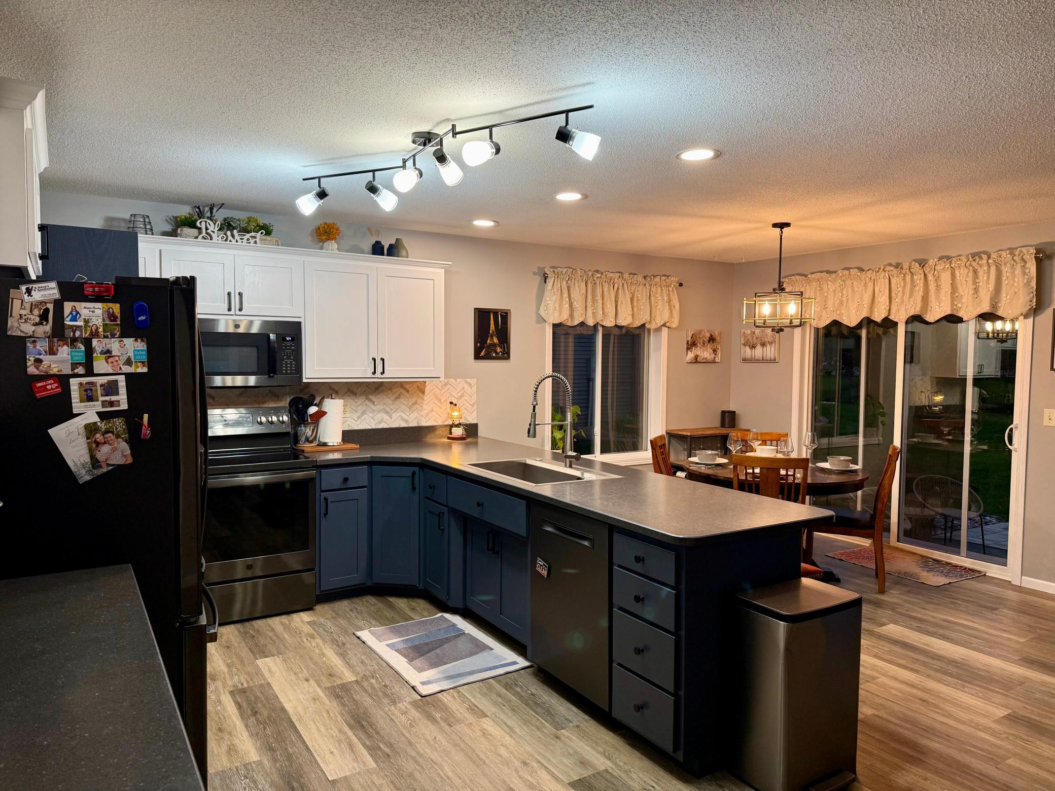 2004 twin home for sale at 6234 14th Street S in Fargo, ND — 4 bed, 4 bath (photo 3 of 5)