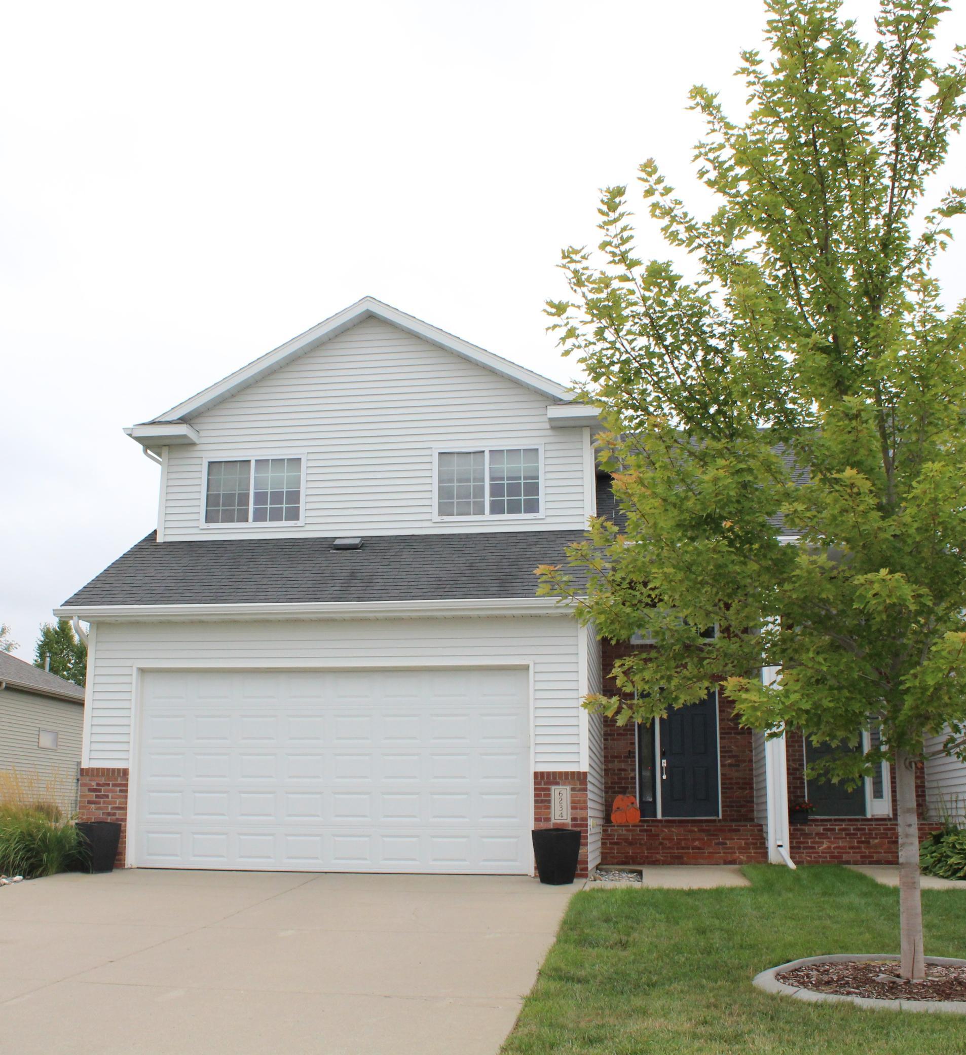2004 twin home for sale at 6234 14th Street S in Fargo, ND — 4 bed, 4 bath