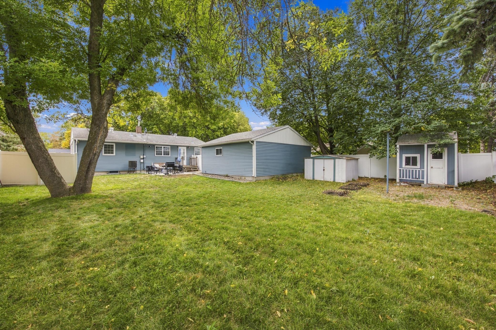 1958 single family home for sale at 1409 18th Street S in Fargo, ND — 3 bed, 2 bath (photo 24 of 29)