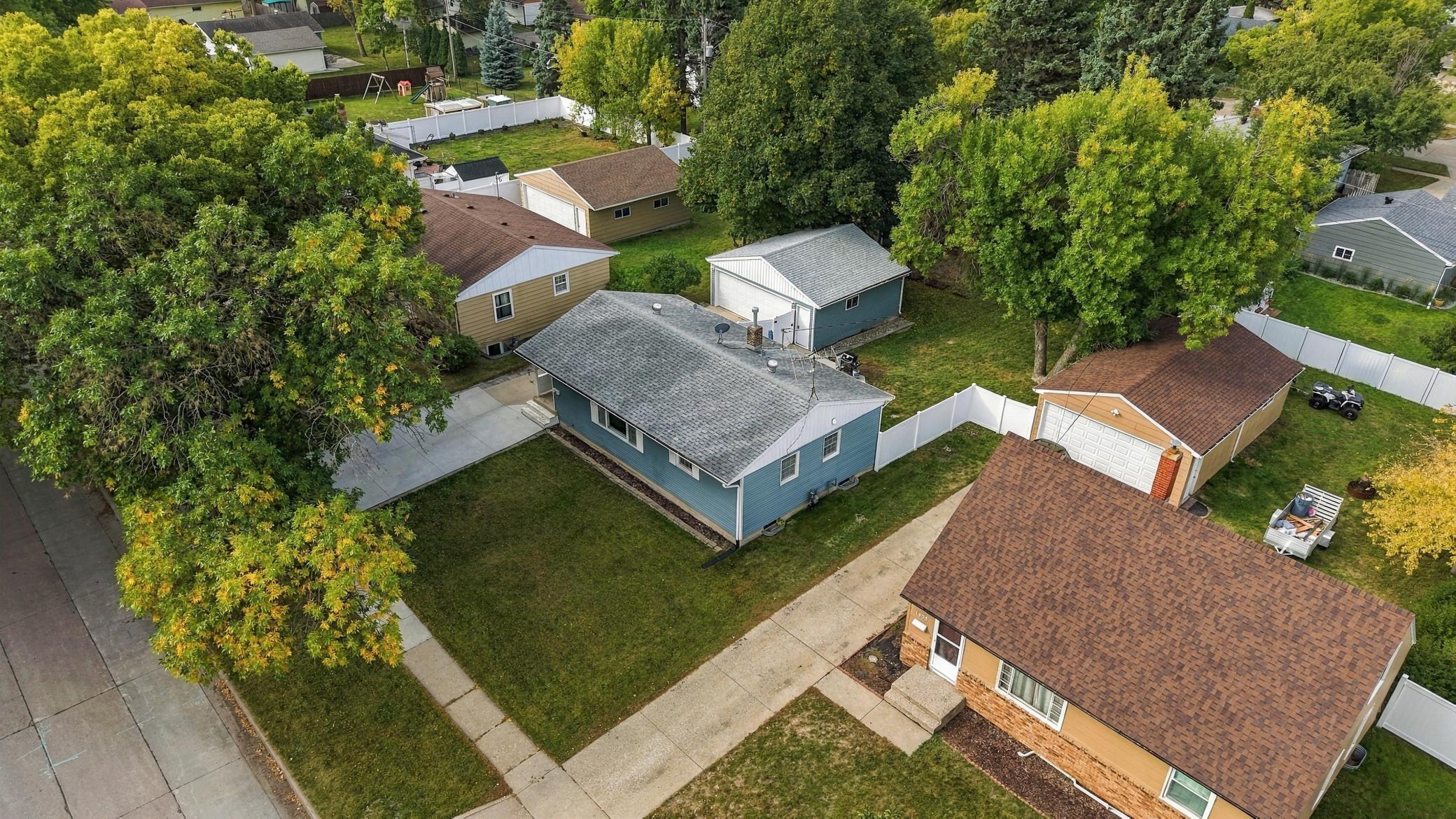 1958 single family home for sale at 1409 18th Street S in Fargo, ND — 3 bed, 2 bath (photo 25 of 29)