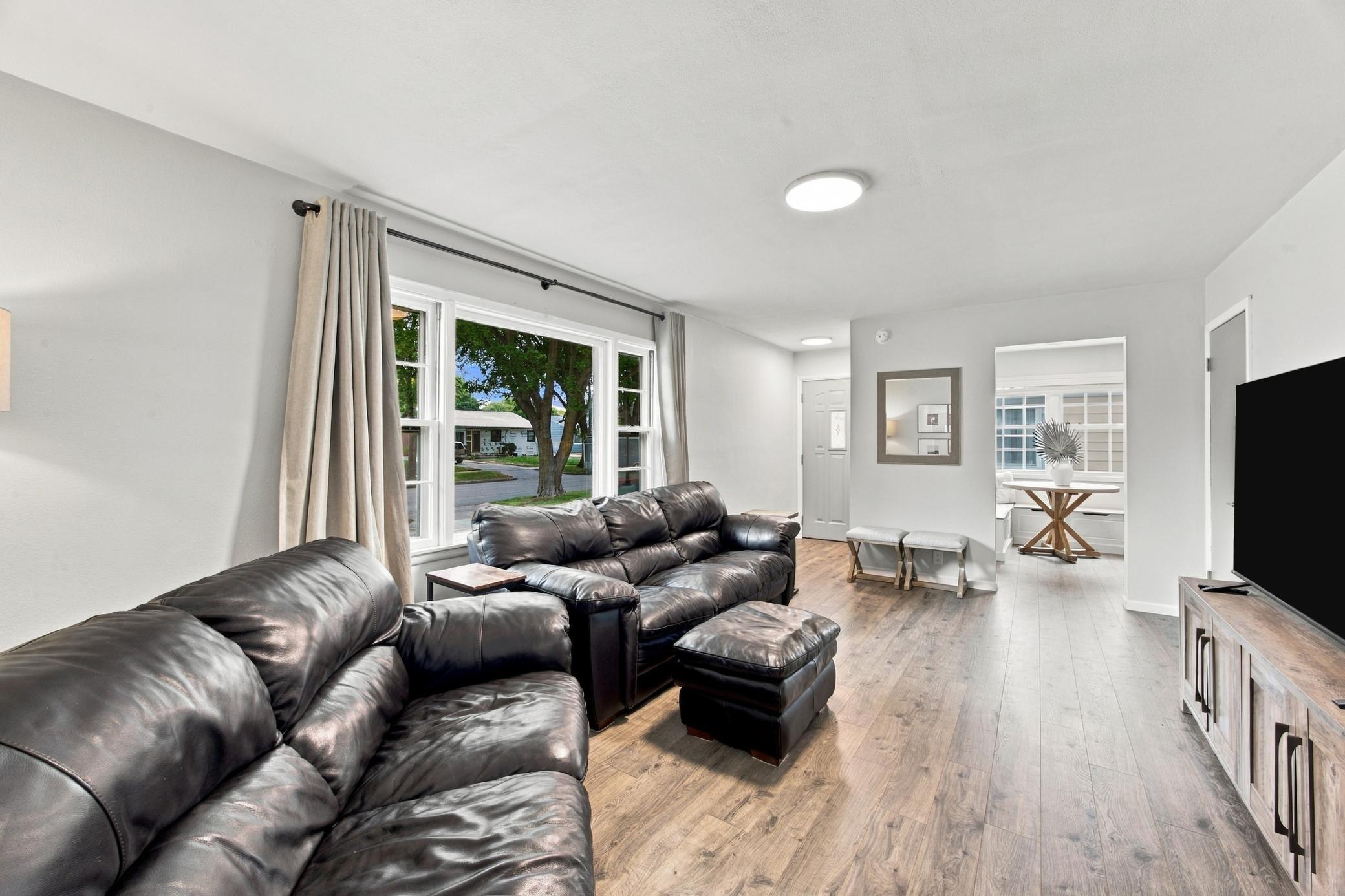 1958 single family home for sale at 1409 18th Street S in Fargo, ND — 3 bed, 2 bath (photo 8 of 29)