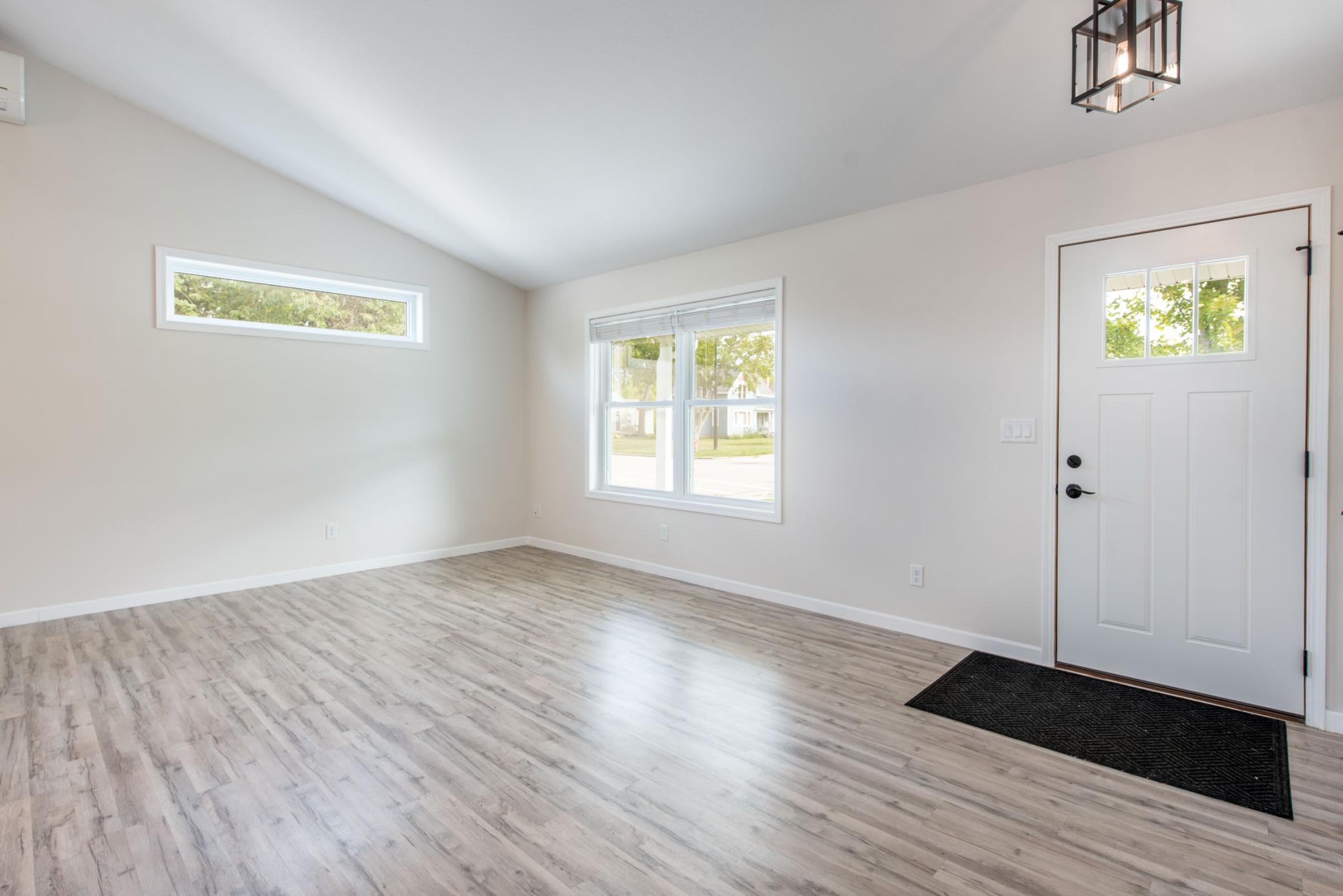 2017 single family home for sale at 502 Kenwood Street in Alexandria, MN — 2 bed, 2 bath (photo 11 of 24)