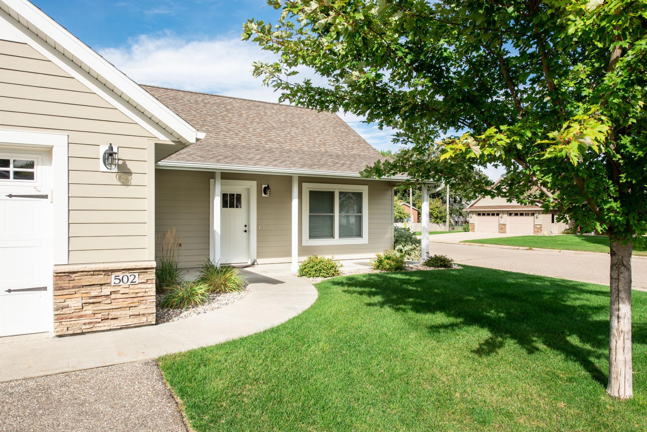 2017 single family home for sale at 502 Kenwood Street in Alexandria, MN — 2 bed, 2 bath (photo 6 of 24)