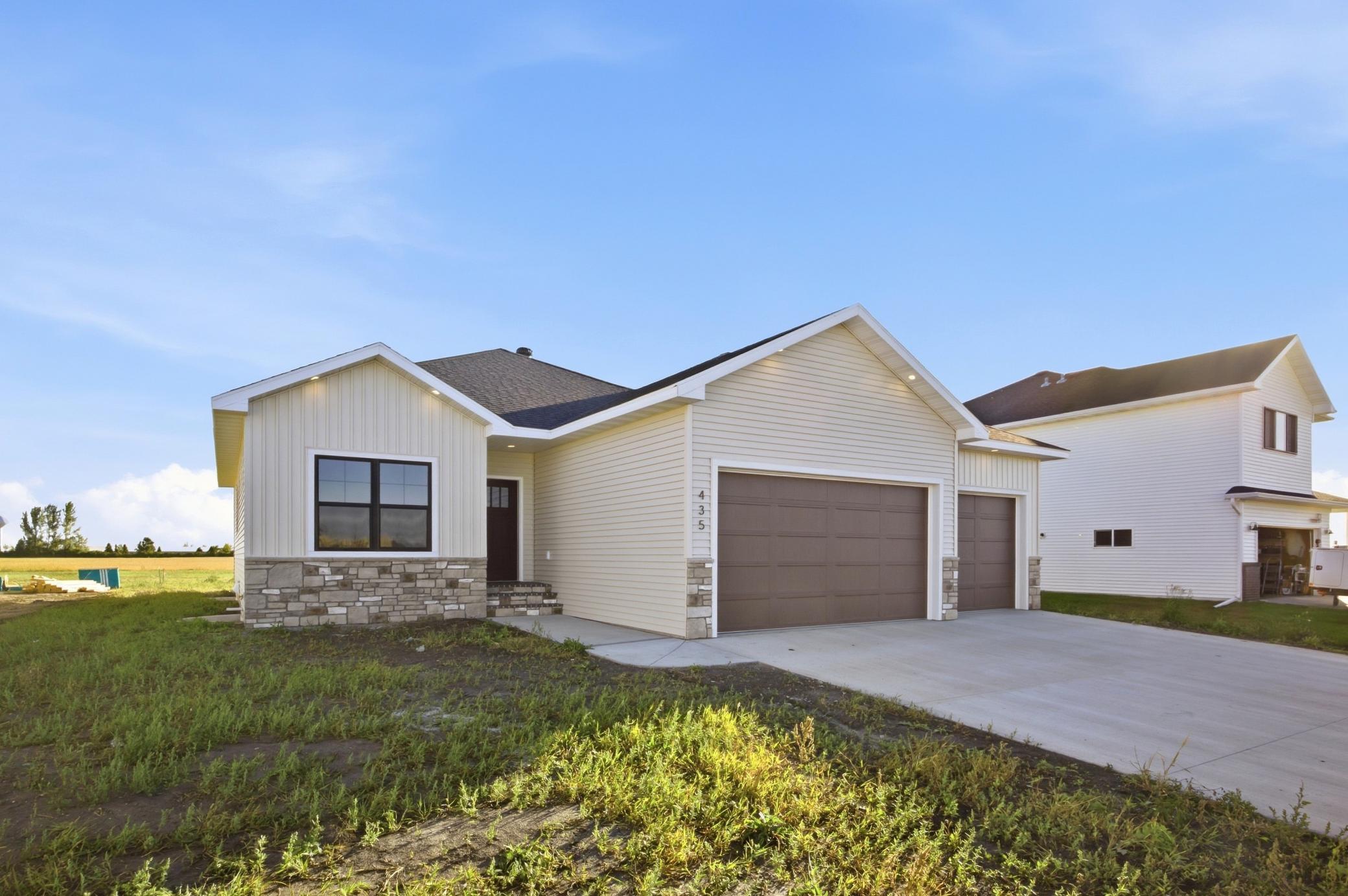 2026 single family home for sale at 435 Goose Lane in Casselton, ND — 4 bed, 3 bath (photo 2 of 48)