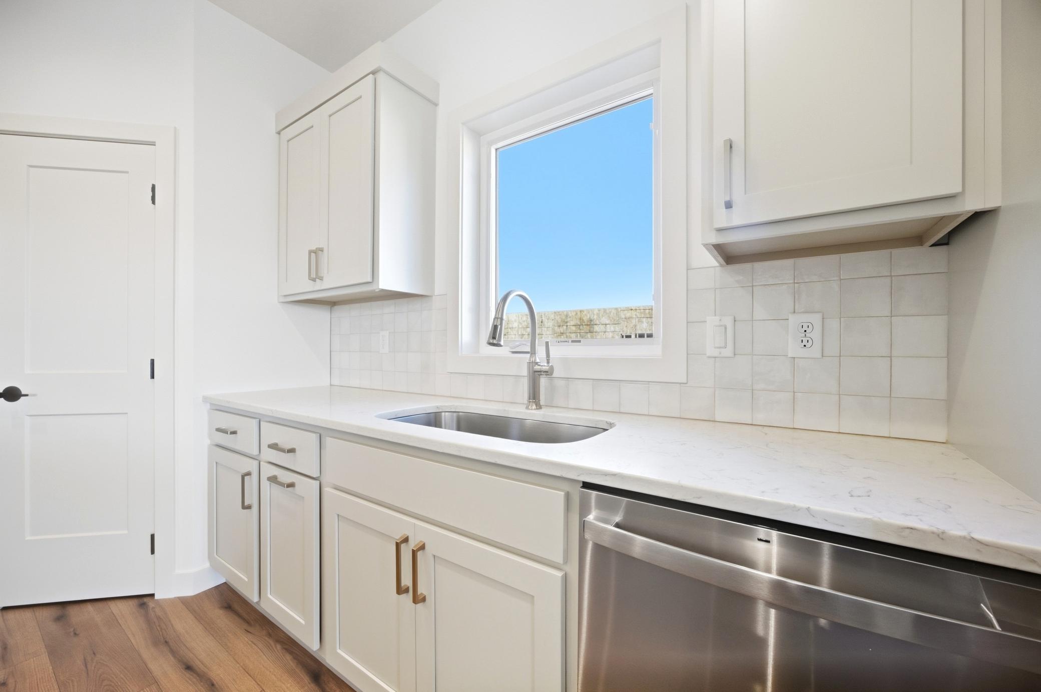 2026 single family home for sale at 435 Goose Lane in Casselton, ND — 4 bed, 3 bath (photo 14 of 48)
