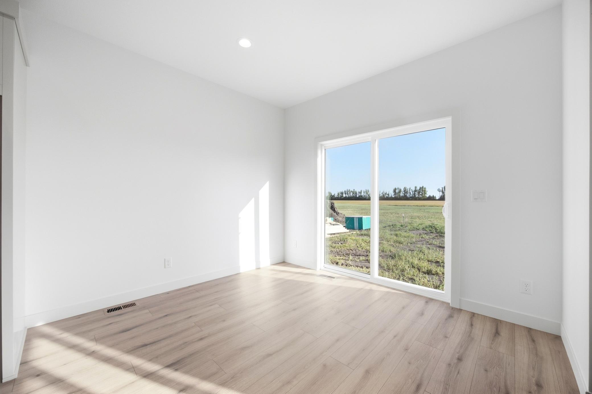 2026 single family home for sale at 435 Goose Lane in Casselton, ND — 4 bed, 3 bath (photo 20 of 48)