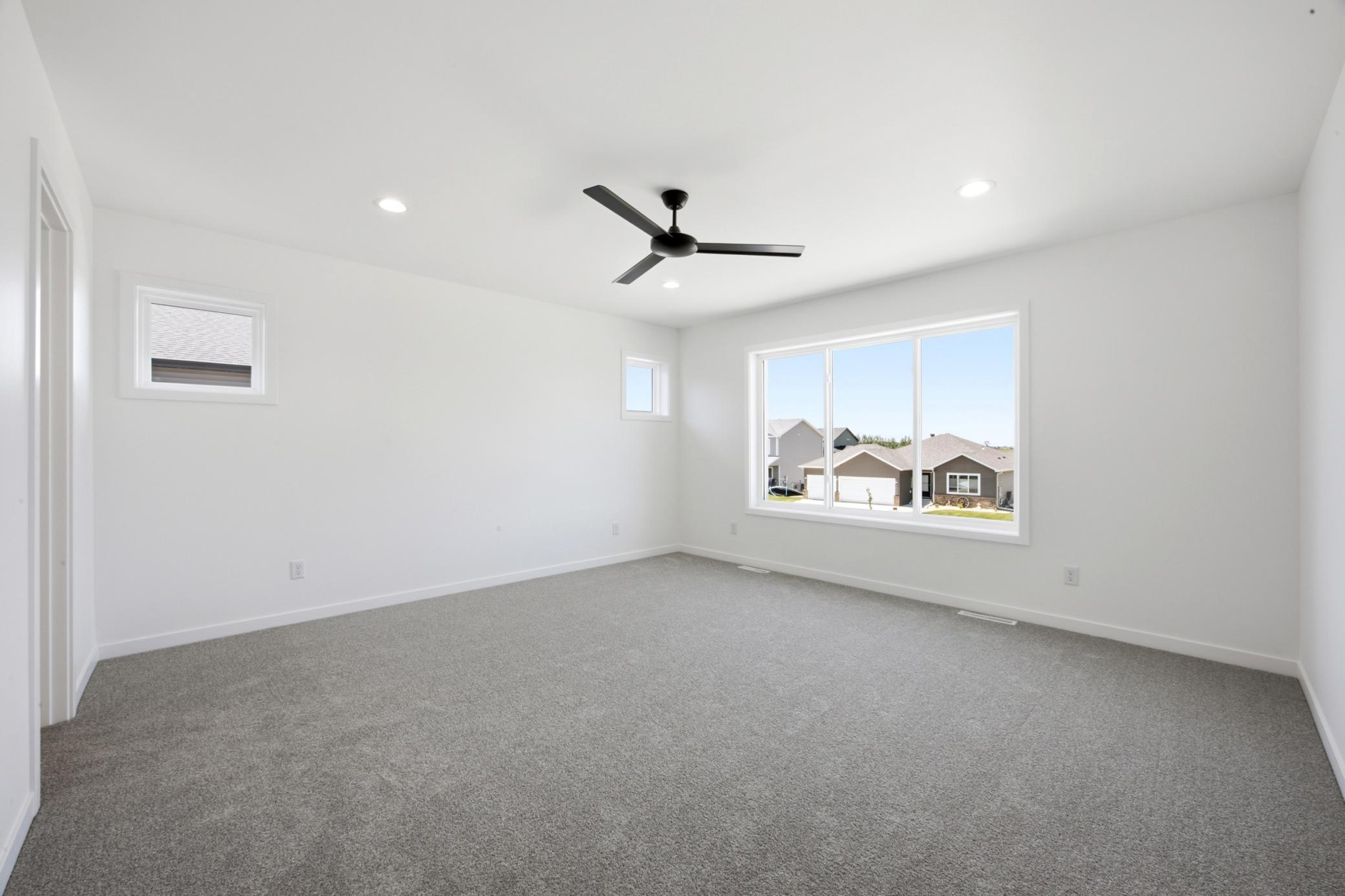 2026 single family home for sale at 4717 Hampton Loop S in Moorhead, MN — 5 bed, 3 bath (photo 15 of 36)