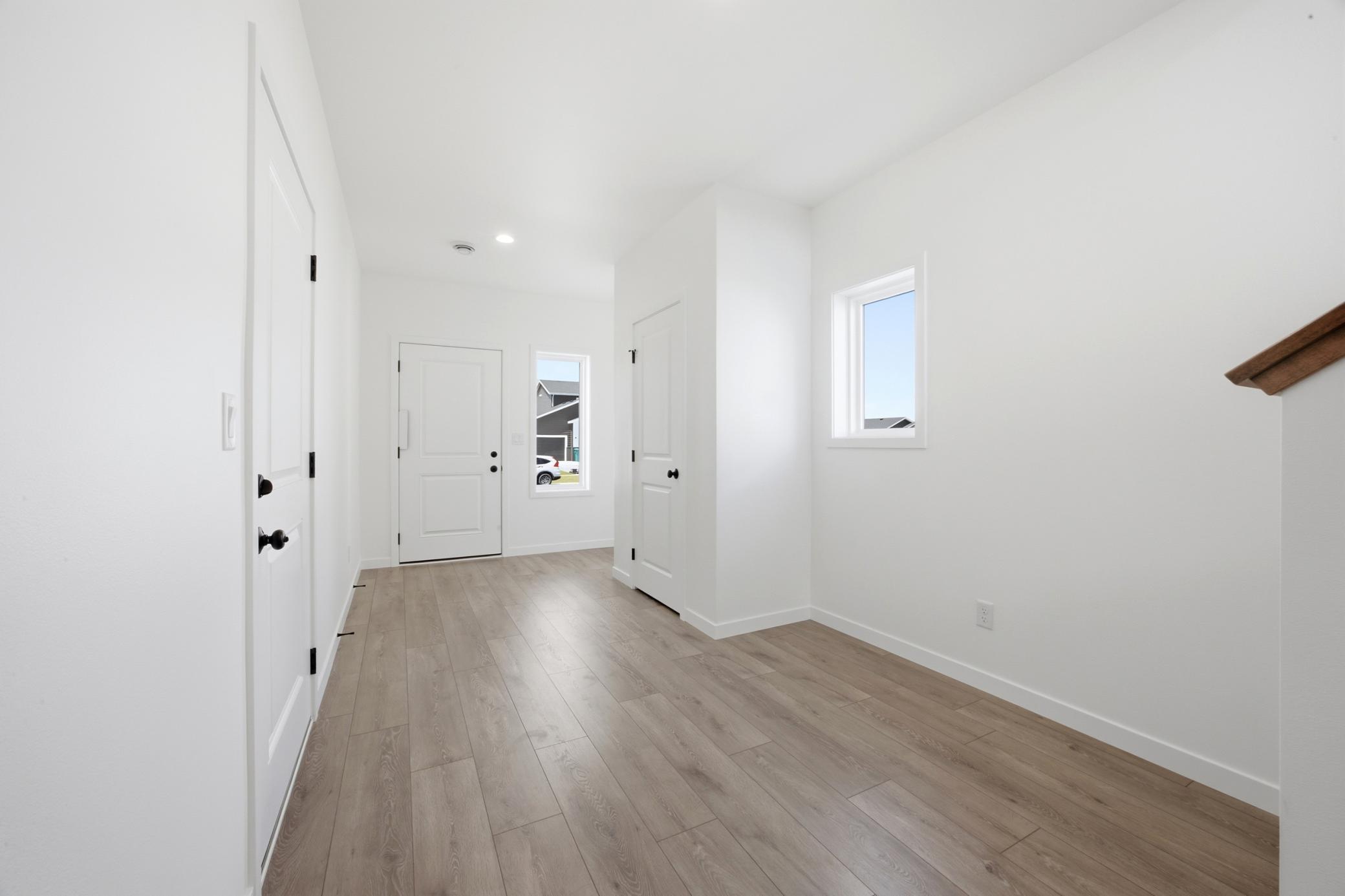 2026 single family home for sale at 4717 Hampton Loop S in Moorhead, MN — 5 bed, 3 bath (photo 3 of 36)