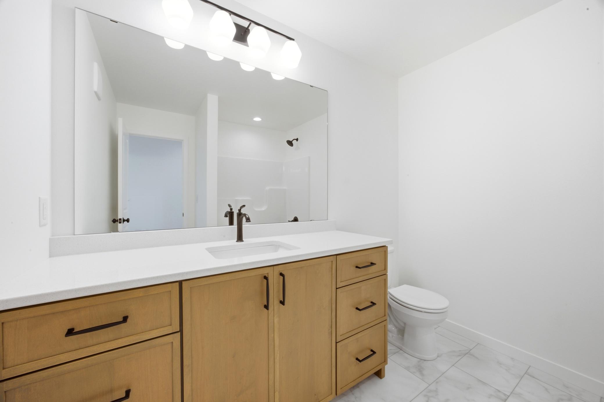 2026 single family home for sale at 4717 Hampton Loop S in Moorhead, MN — 5 bed, 3 bath (photo 25 of 36)