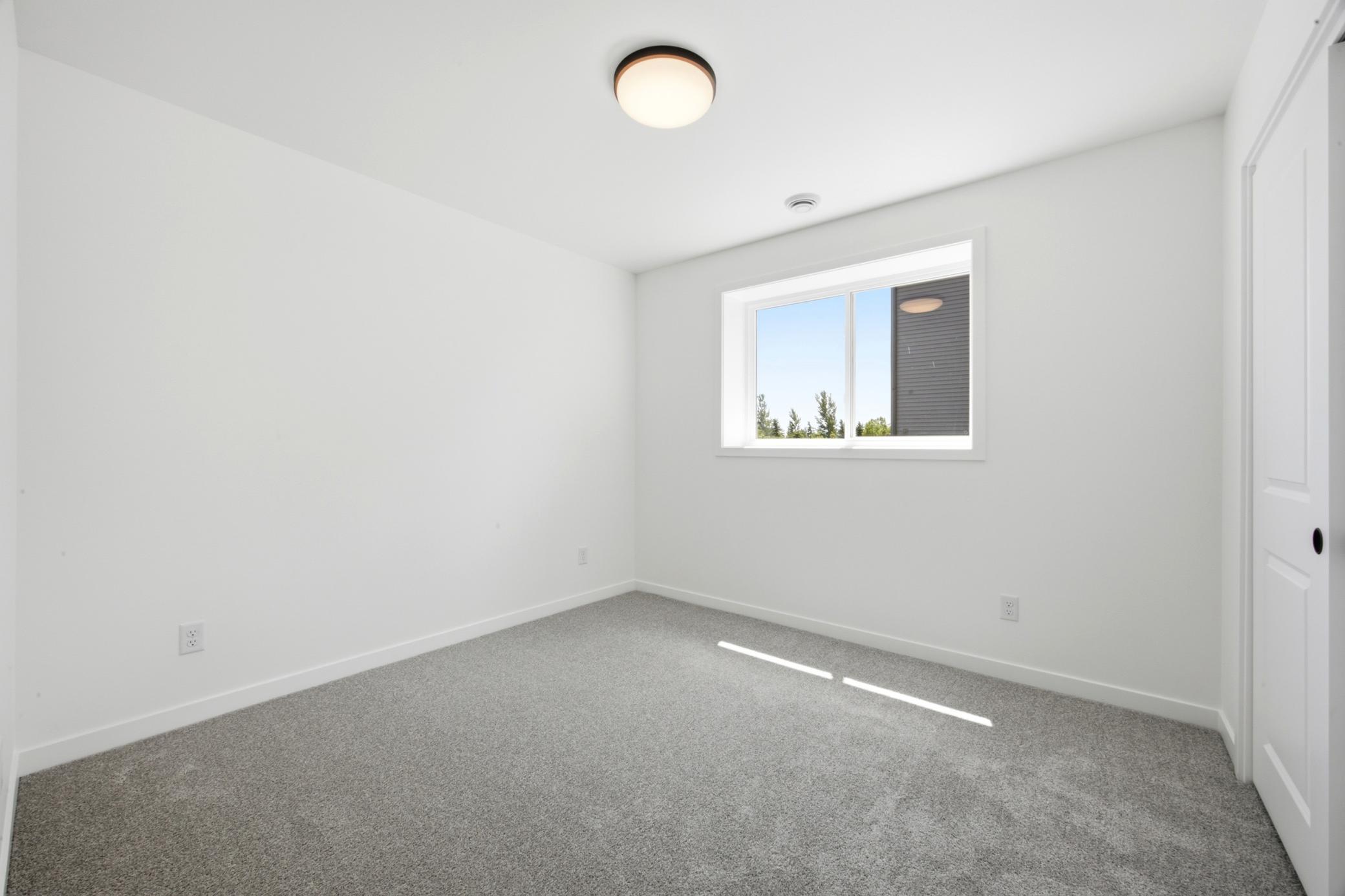 2026 single family home for sale at 4717 Hampton Loop S in Moorhead, MN — 5 bed, 3 bath (photo 34 of 36)