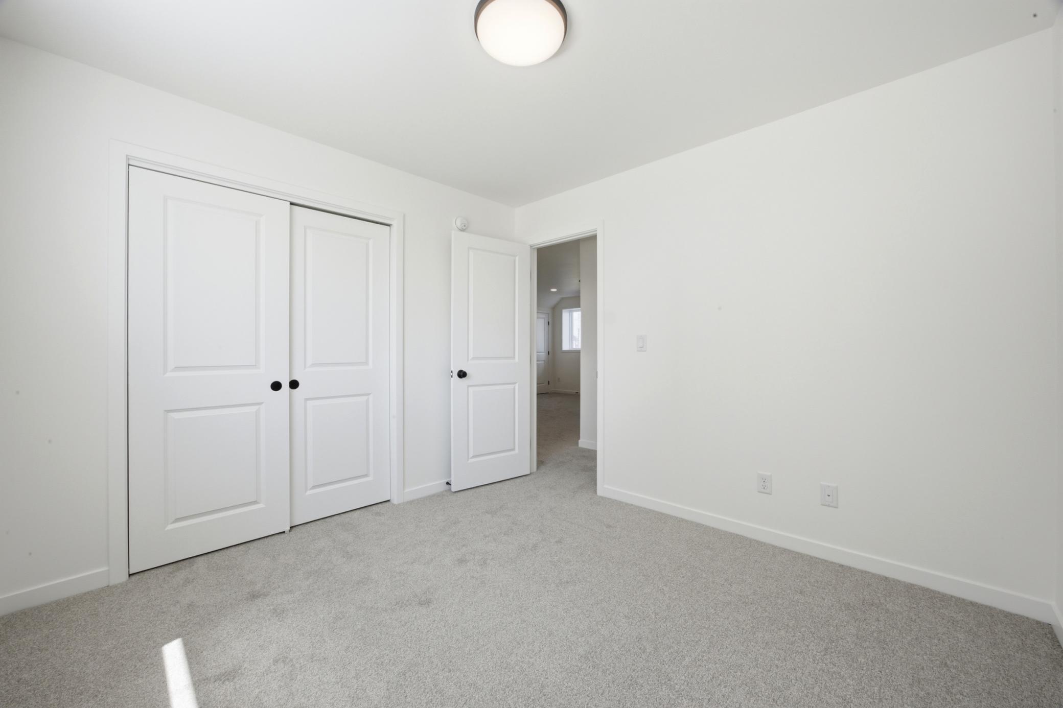 2026 single family home for sale at 4717 Hampton Loop S in Moorhead, MN — 5 bed, 3 bath (photo 35 of 36)