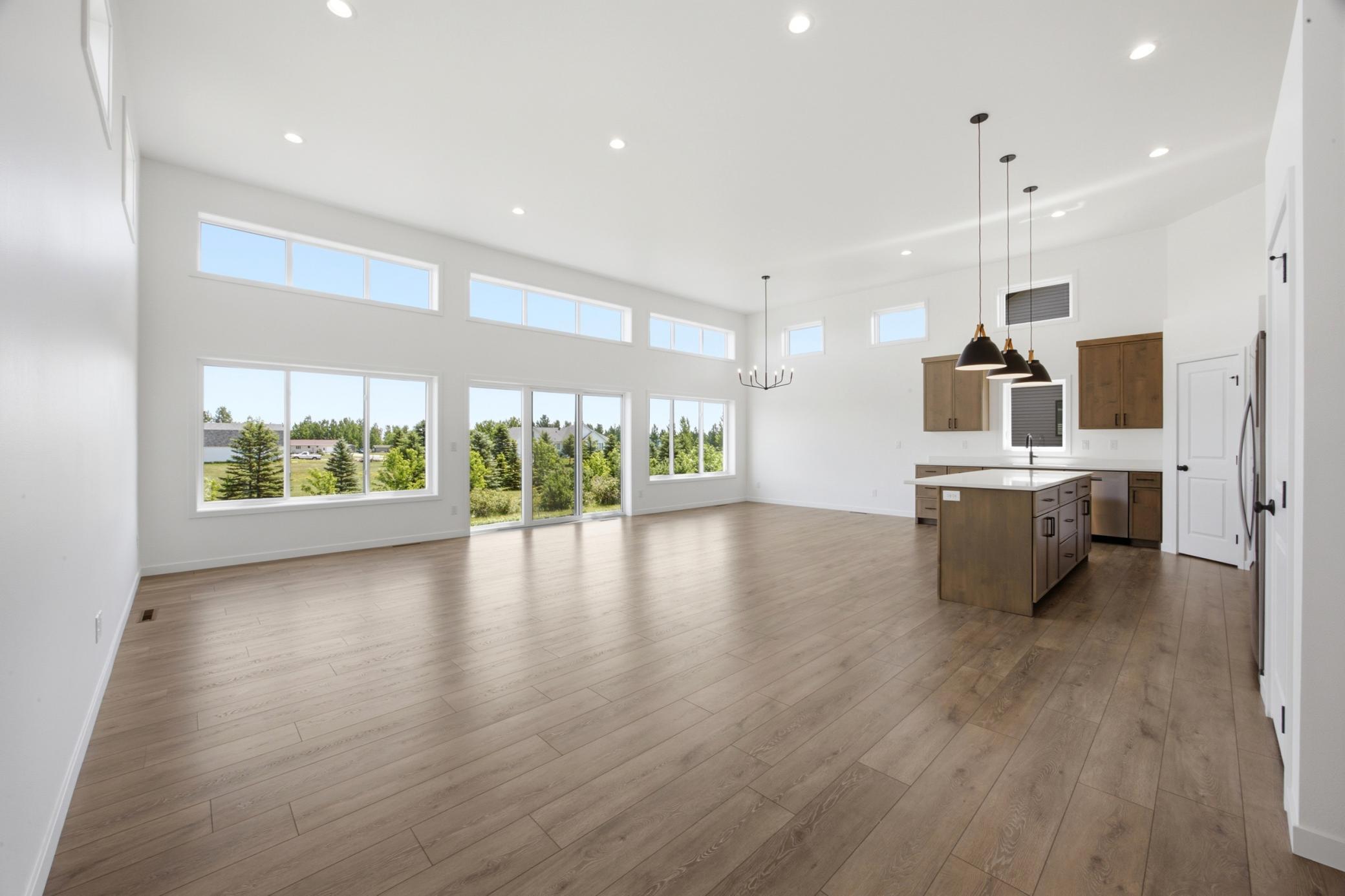 2026 single family home for sale at 4717 Hampton Loop S in Moorhead, MN — 5 bed, 3 bath (photo 5 of 36)