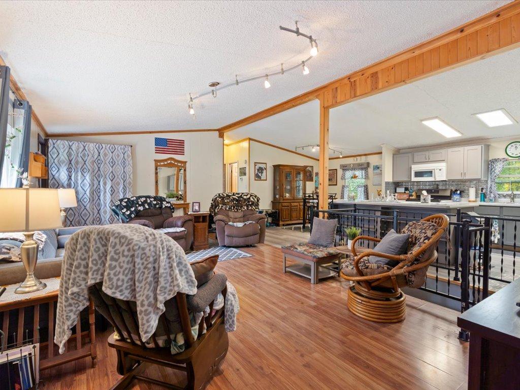 1993 single family home for sale at 21956 County 2 in Nevis, MN — 3 bed, 3 bath (photo 16 of 39)