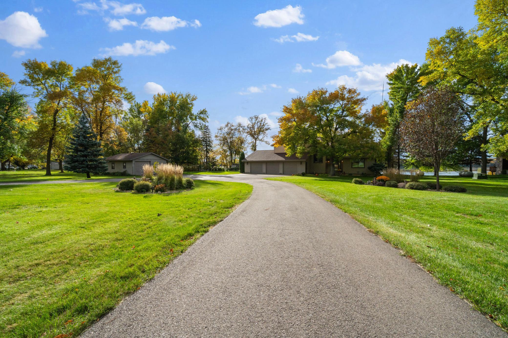 1984 single family home for sale at 10333 Alcott Drive in Sauk Centre, MN — 3 bed, 4 bath (photo 12 of 75)
