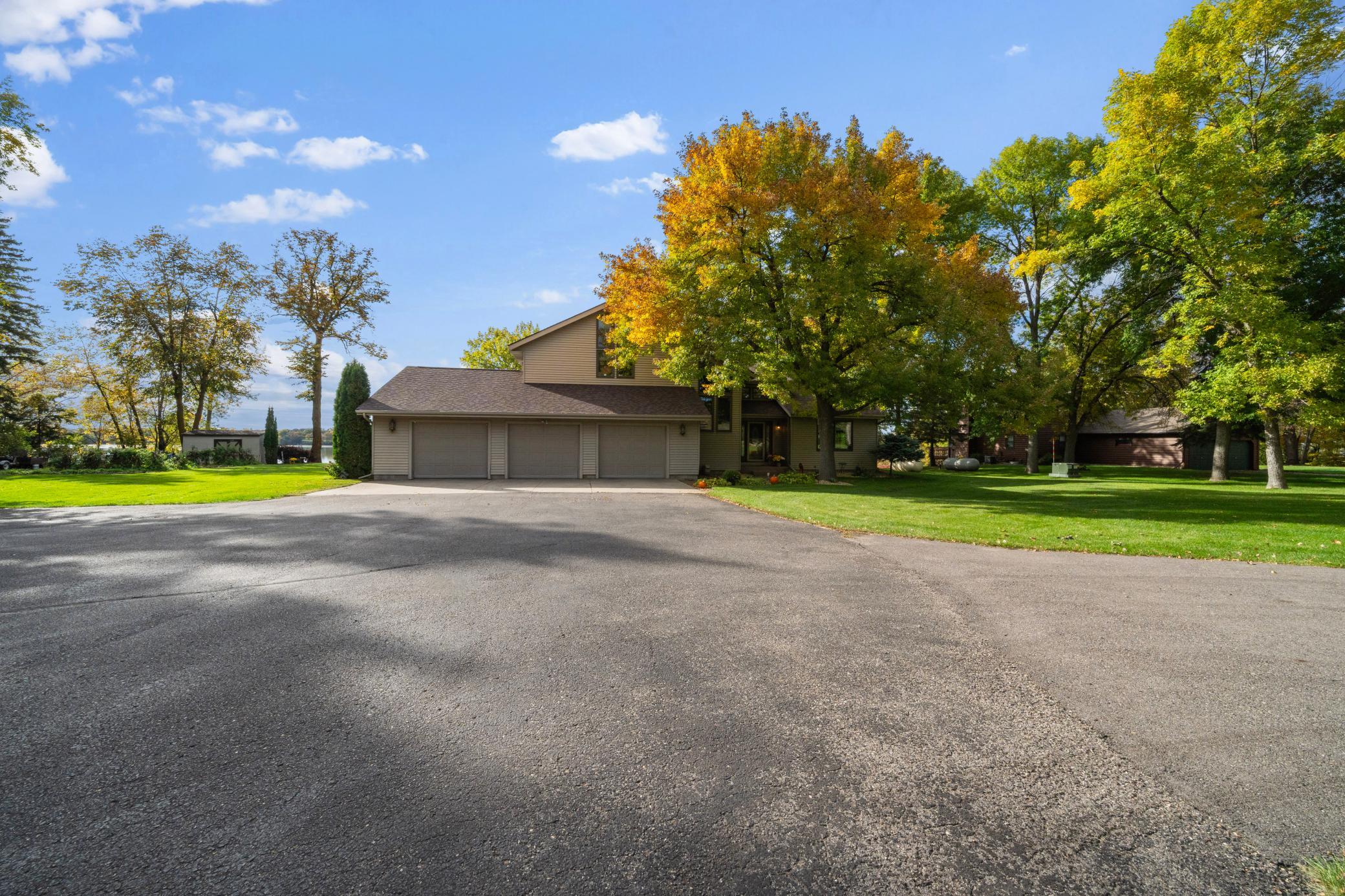 1984 single family home for sale at 10333 Alcott Drive in Sauk Centre, MN — 3 bed, 4 bath (photo 13 of 75)