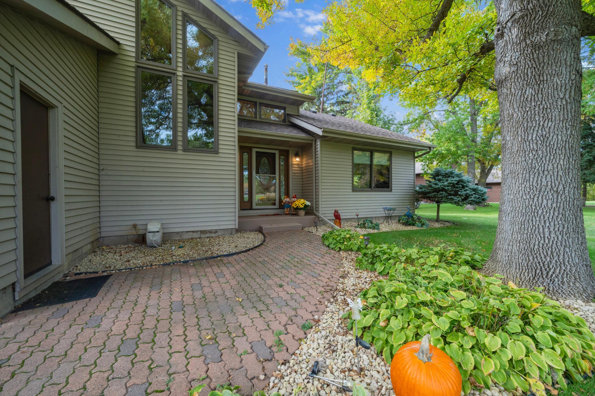 1984 single family home for sale at 10333 Alcott Drive in Sauk Centre, MN — 3 bed, 4 bath (photo 17 of 75)