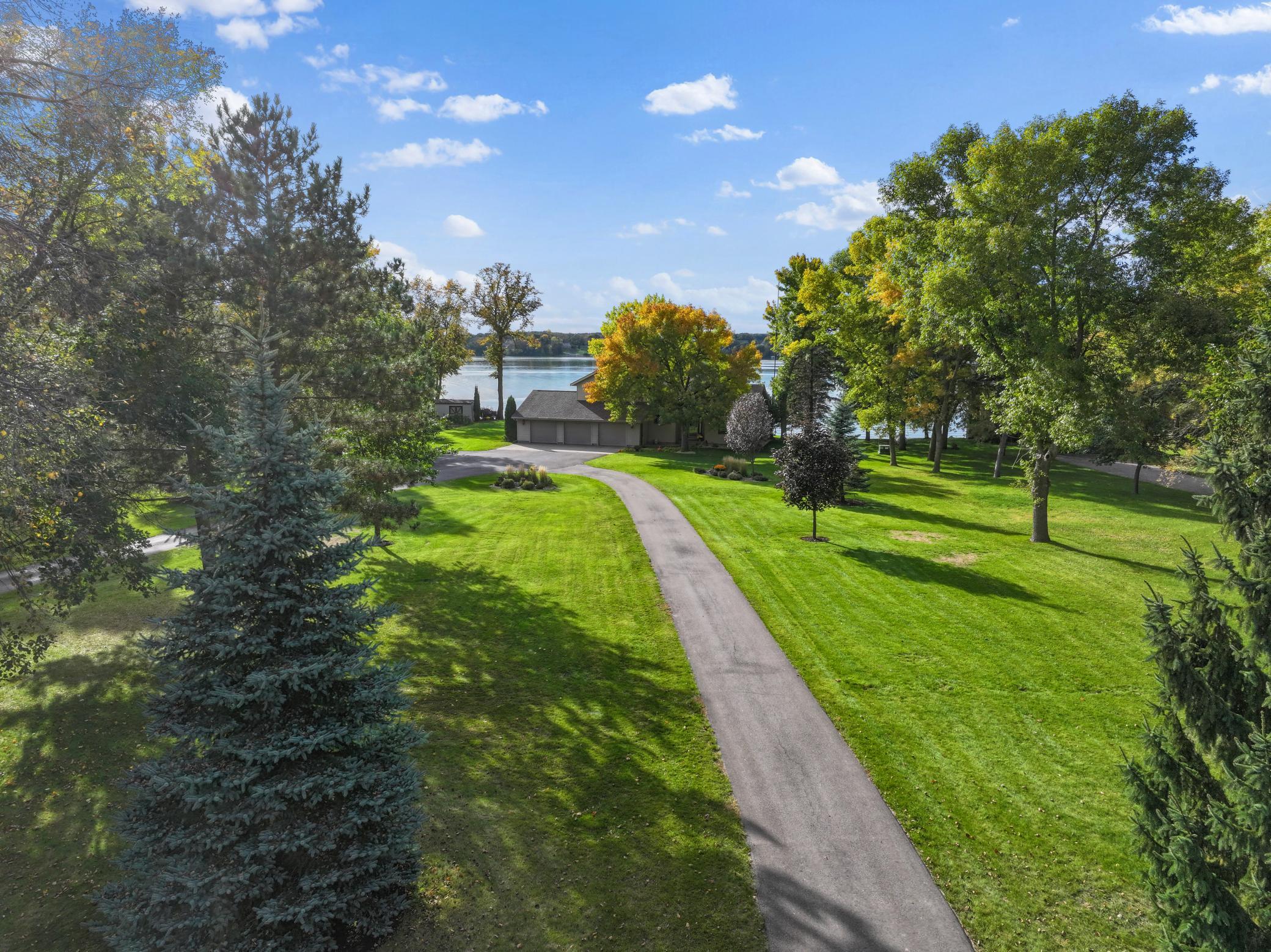 1984 single family home for sale at 10333 Alcott Drive in Sauk Centre, MN — 3 bed, 4 bath (photo 3 of 75)
