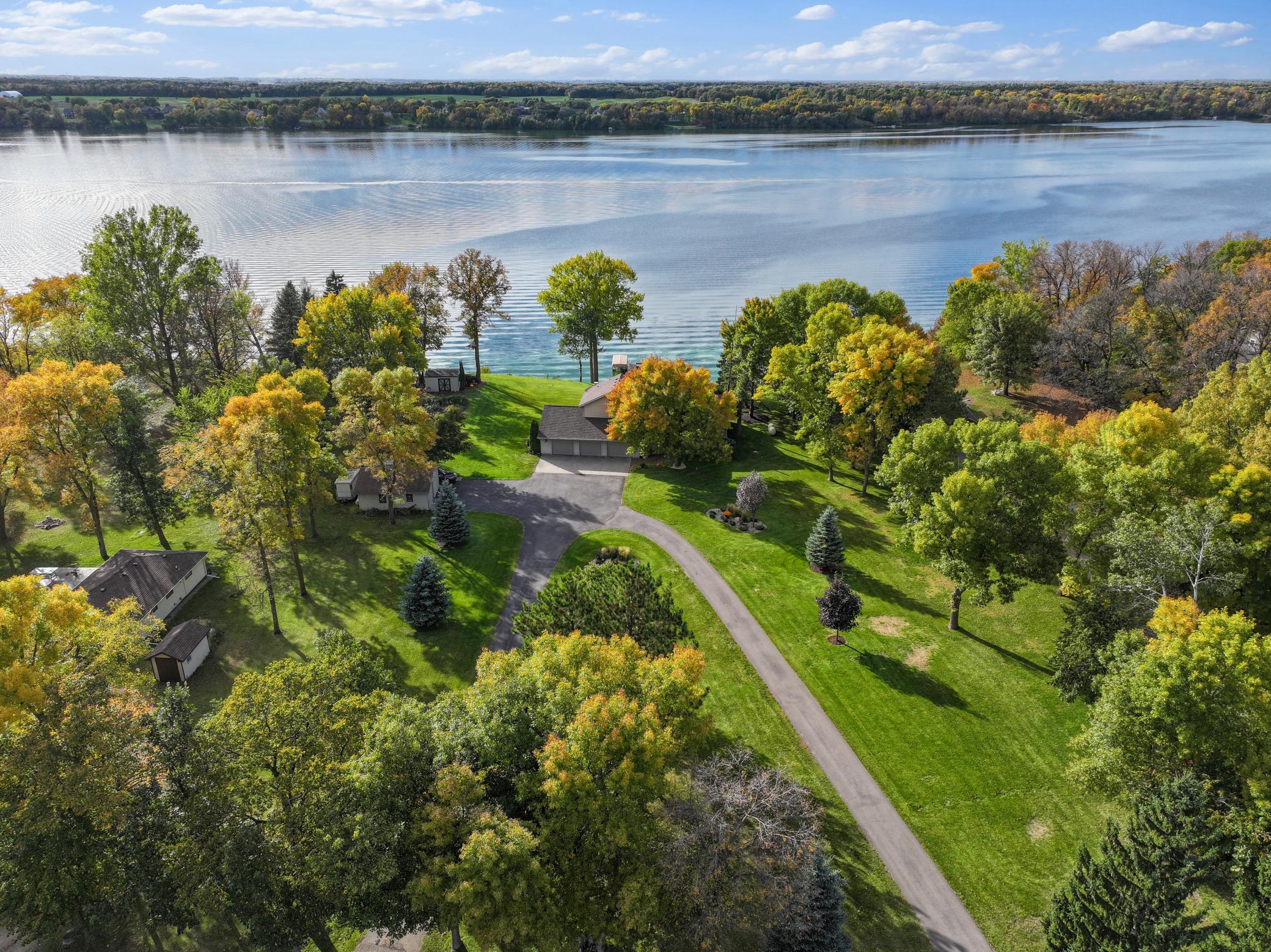 1984 single family home for sale at 10333 Alcott Drive in Sauk Centre, MN — 3 bed, 4 bath (photo 4 of 75)