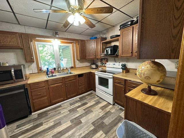 1910 single family home for sale at 207 Hartley Street in Coleraine, MN — 5 bed, 3 bath (photo 13 of 47)