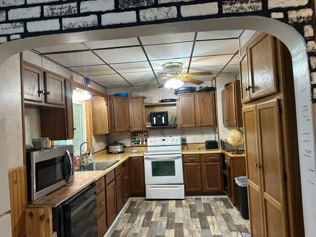 1910 single family home for sale at 207 Hartley Street in Coleraine, MN — 5 bed, 3 bath (photo 14 of 47)
