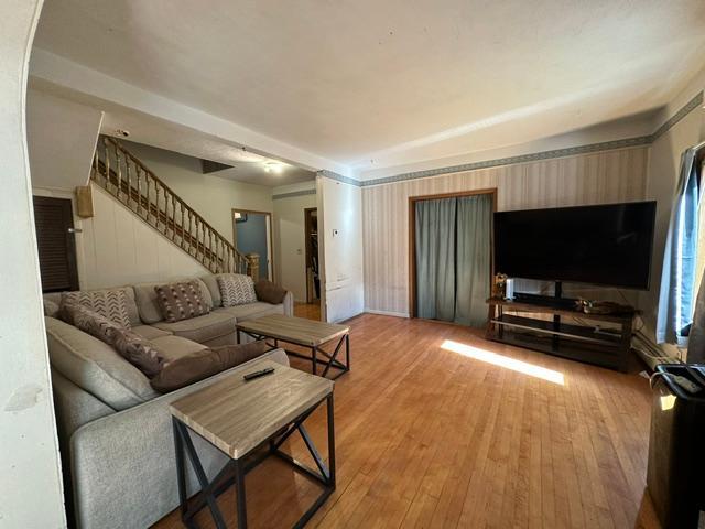 1910 single family home for sale at 207 Hartley Street in Coleraine, MN — 5 bed, 3 bath (photo 4 of 47)